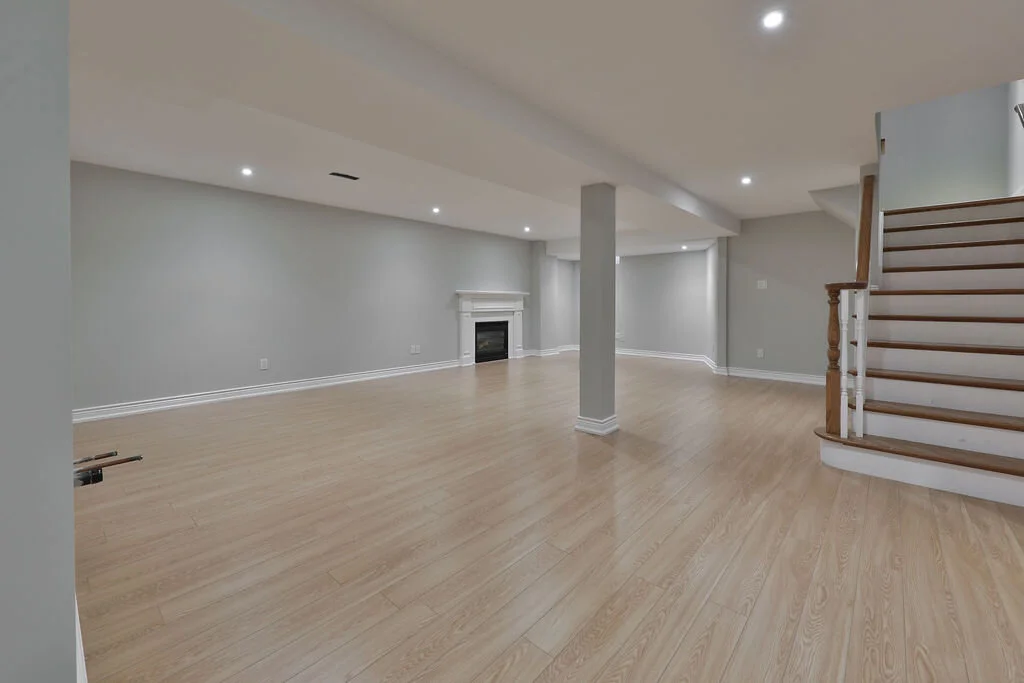 2041McKerlieCrescent-37.jpg