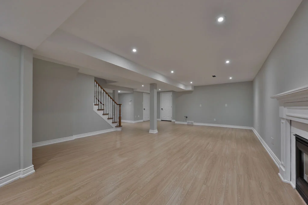 2041McKerlieCrescent-39.jpg