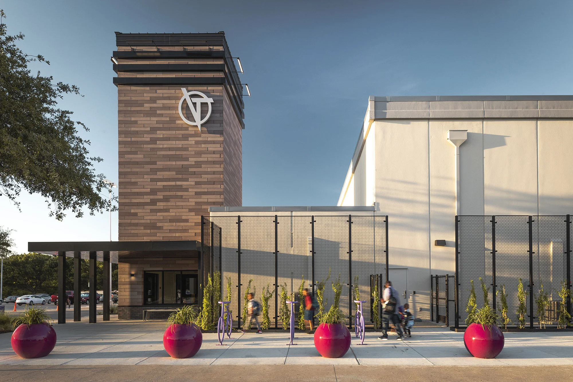 VillageTech-2018-Ruiz-02-9005 2Kp.jpg