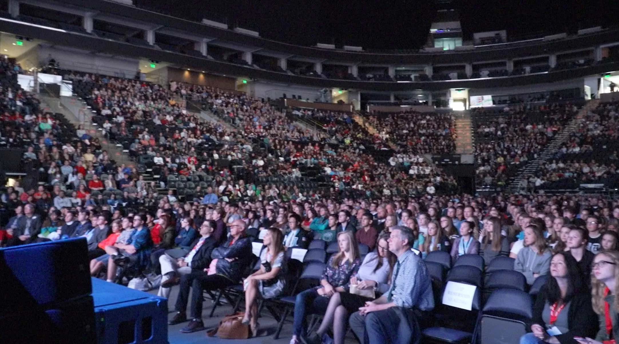 Crowd 4.jpg