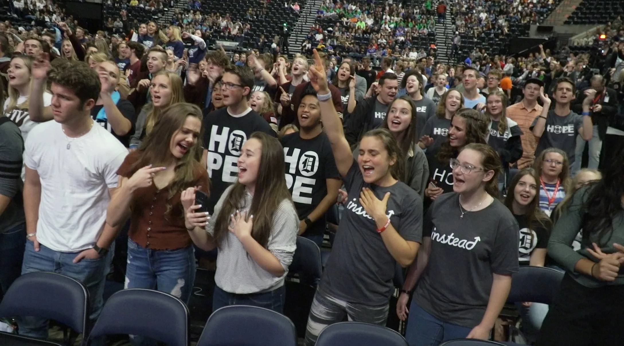 Crowd 2.jpg