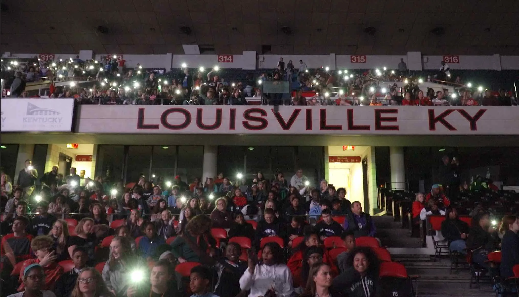 Crowd 22.jpeg