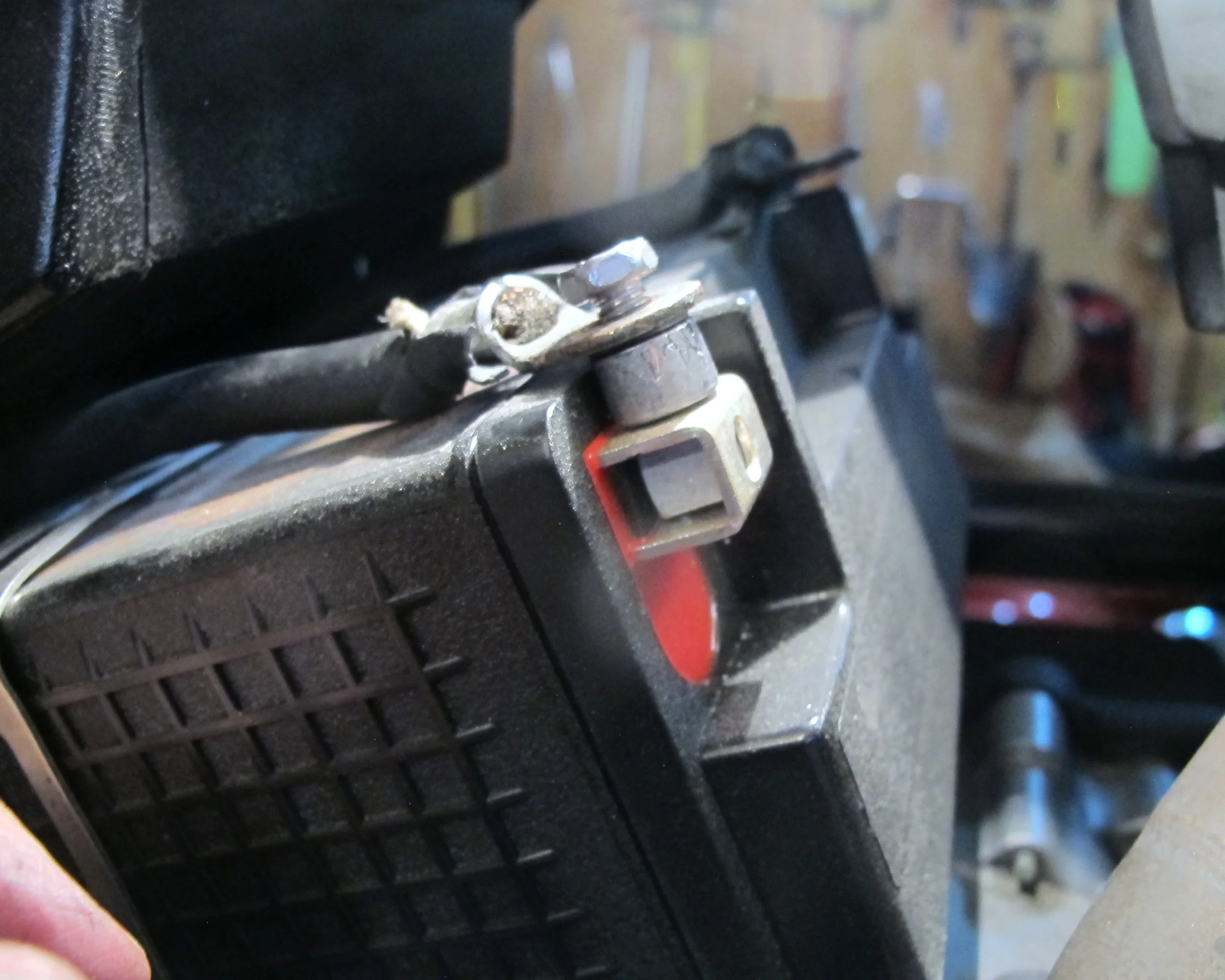 remove the battery.jpg