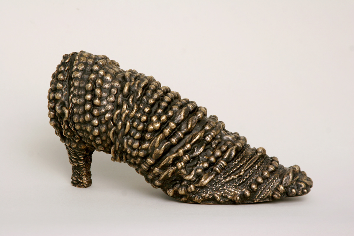 Bound, 2008, bronze, edition of nine, 5 x 9 x 4 inches