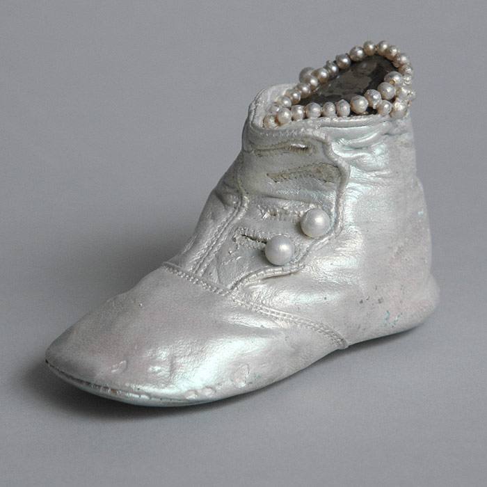 Baby Pearl, 2005, mixed media sculpture, 3.5 x 2 x 4.5 inches