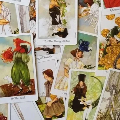 8d8343c60b5bd0b3311f6417af18e35b--tarot-decks-oracle-cards.jpg