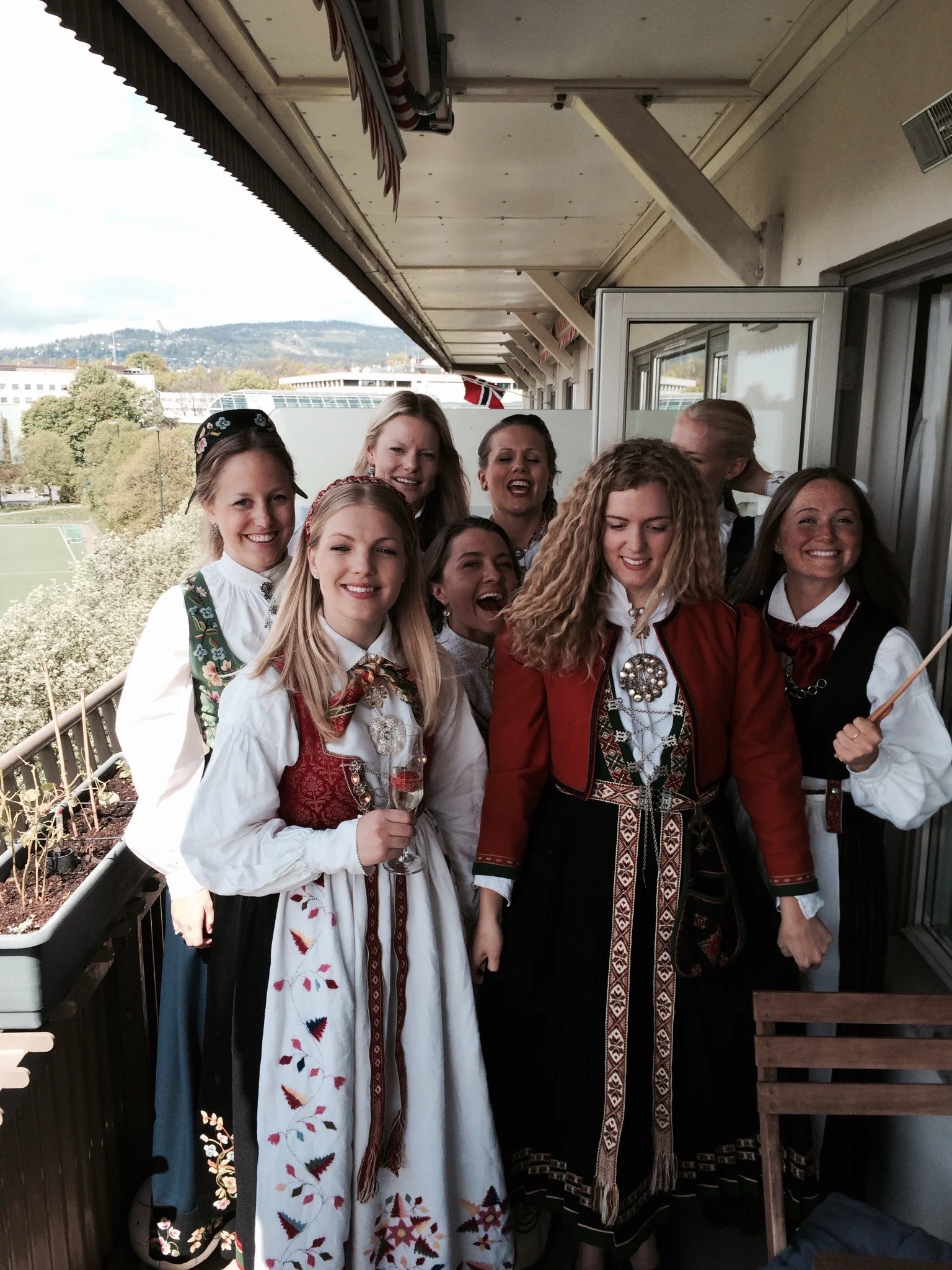 Girls in Bunads