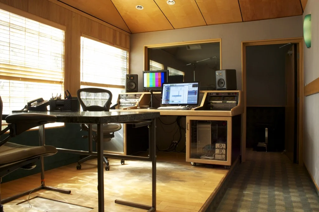 Studio-D-Horizontal-1024x682.jpg