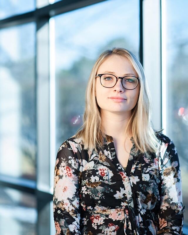 Doesn&rsquo;t hurt to have pretty assistants... spoiled with beautiful 50 degree weather on a day of head shots. #corporatephotography #headshots #corporateportrait #AVL #annarborphotographer #detroitphotographer #ericreative #emilyroseimagery