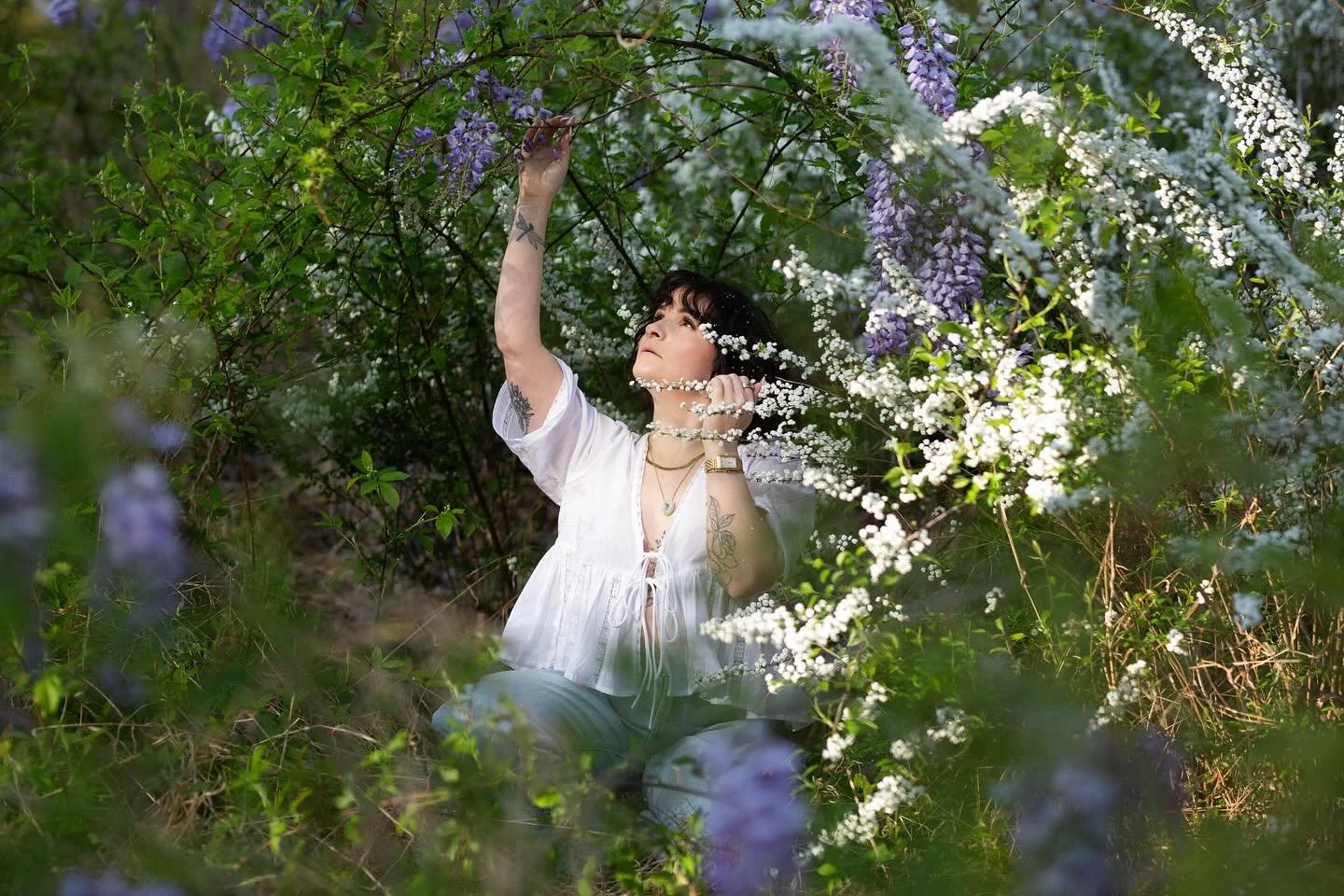 This was such a magical spot on the side of a very boring road. Protected by THORNS! The best places usually are 🌸

@meggkohler 

#lynchburgva&nbsp;#downtownlynchburgva&nbsp;#downtownlynchburg&nbsp;#professionalphotographer&nbsp;#portraitphotography