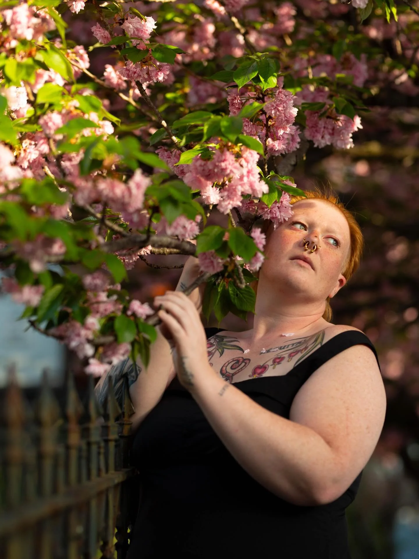 🌸🌸 🌸
Lynchburg blooms just about the same time I do in spring. I had the pleasure of working with @stevie_thetuck under beautiful pink blossoms. @downtownlynchburg never disappoints!

#lynchburgva #downtownlynchburg #lynchburgphotographer