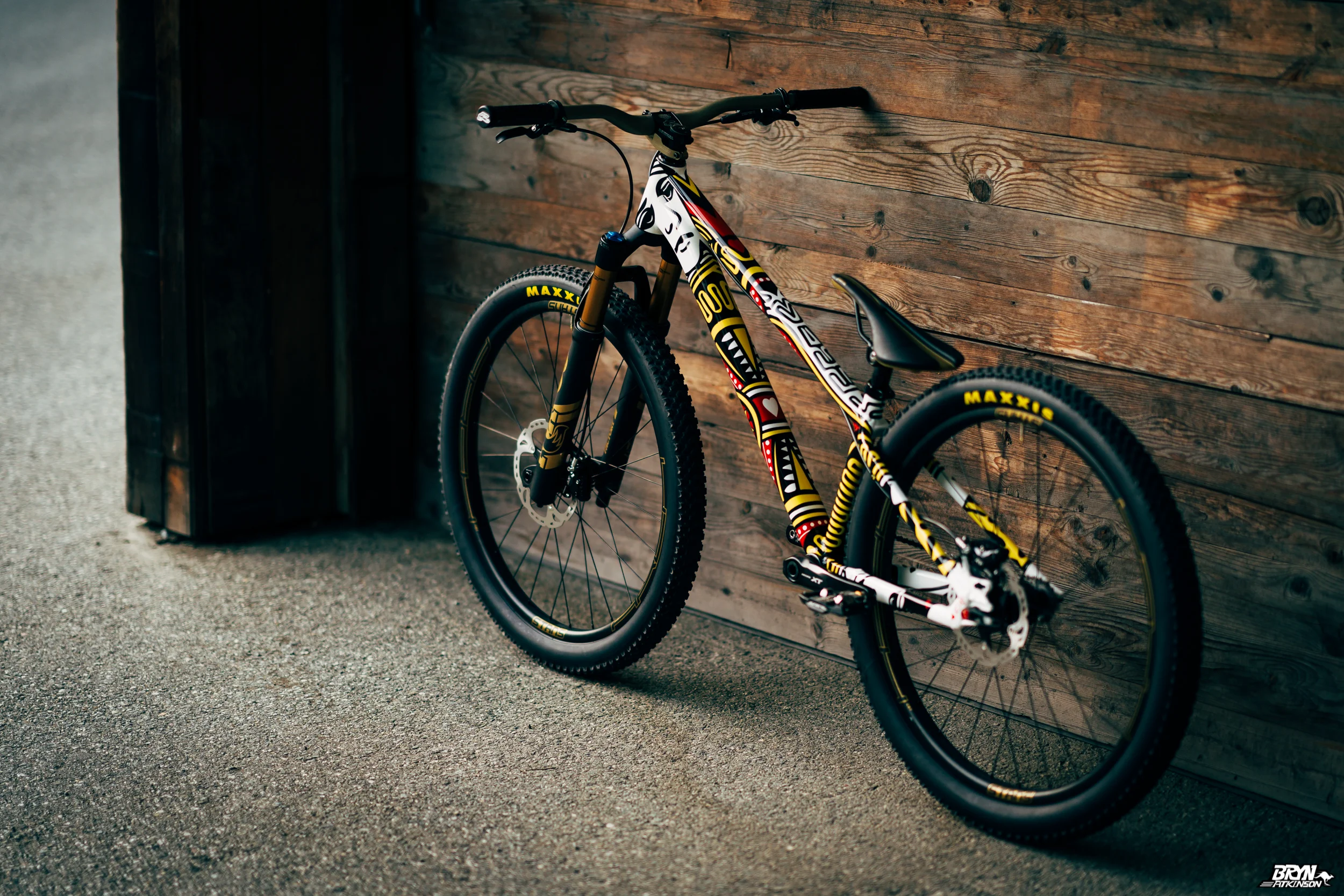 A few months ago Jill asked if I could come up with a Queen of Hearts themed paint job for her new Norco Rampage. She planned to race it on the pumptrack at Crankworkx in Whistler this year. I don’t think I let her finish her sentence before I said yes. The idea sounded rad but was more of a challenge than I expected. Maybe artist’s block or something. Finally, after numerous underwhelming attempts to come up anything worthy, I finally landed on something I was willing to take a chance on. Just in time too. The clear coat was probably still curing as it hung over Bryn's tailgate on the way up to Crankworx.
