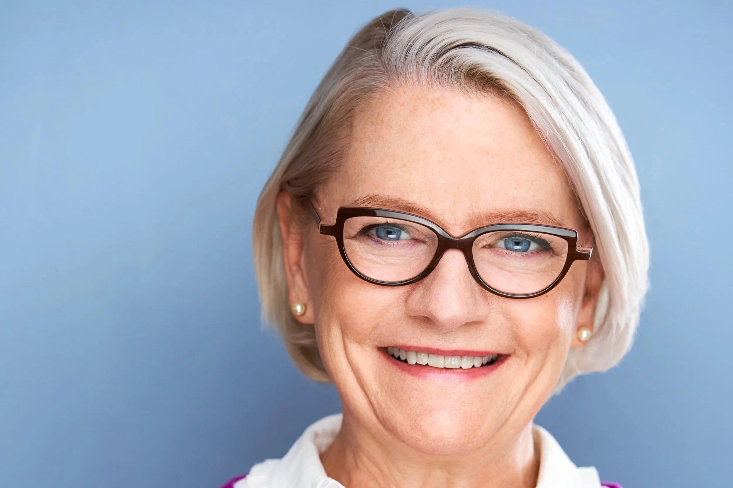 MarianneGoodell_commercial w glasses 200*.jpg