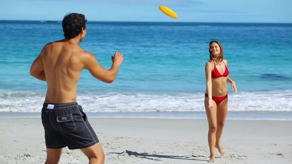 beach frisbee.jpg
