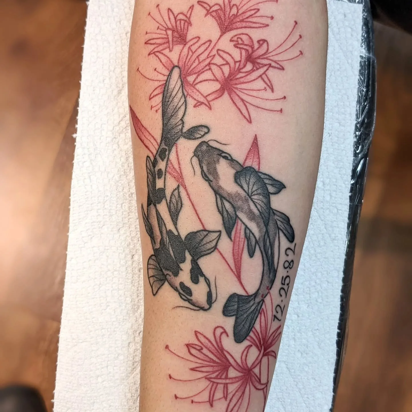 So many fun projects! Pops of color, symmetry, parody, hobbies, and a tattoo refresh! Thanks to everyone including Sir R ✨ Highlights from Nov '24

.
.
.
.
.

#tattoos #bees #tattoorefresh #fingeringchart #dreamcatchertattoo #adamtouchinggod #motorbi