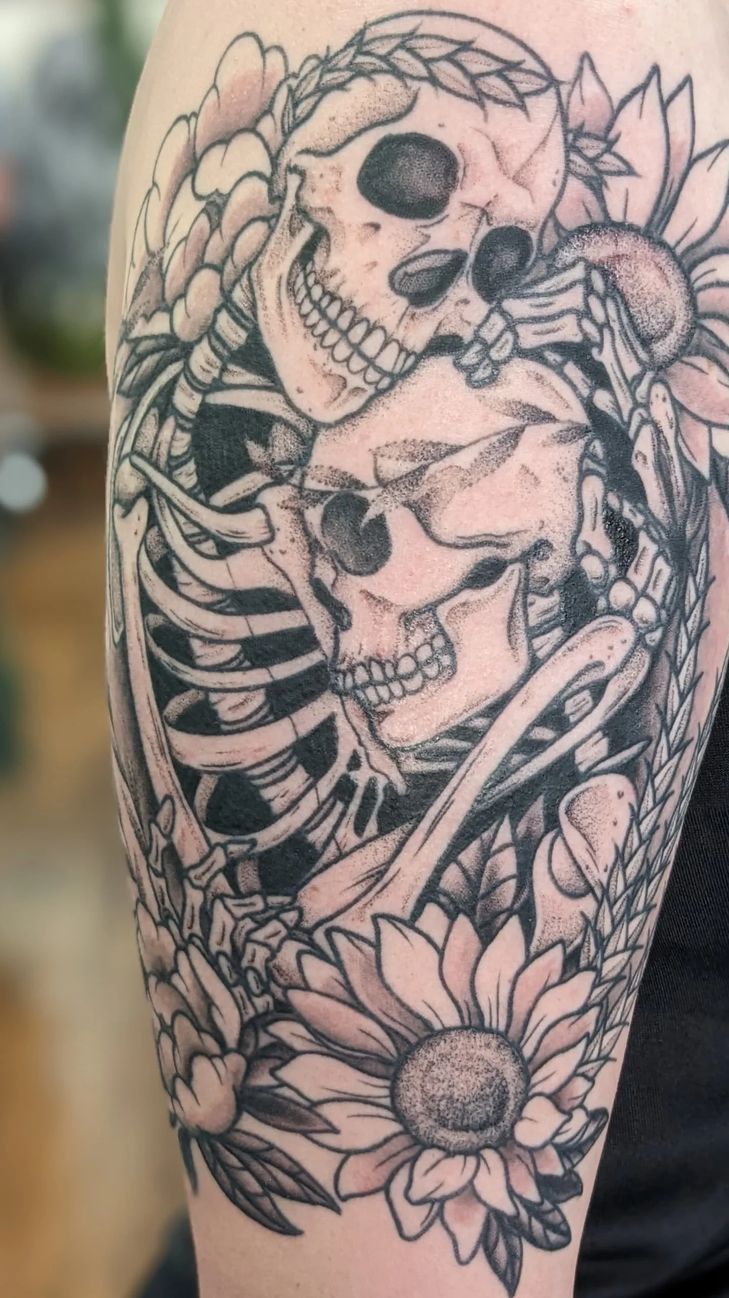 Highlights of April '24. The skeletons are half fresh, half healed. Eventually I'll catch up on posting (hopefully). Big thanks to everyone for looking, and bigger thanks to Miss T for always being so awesome. 😎

.
.
.
.
.

#tattoos #skeletontattoo 