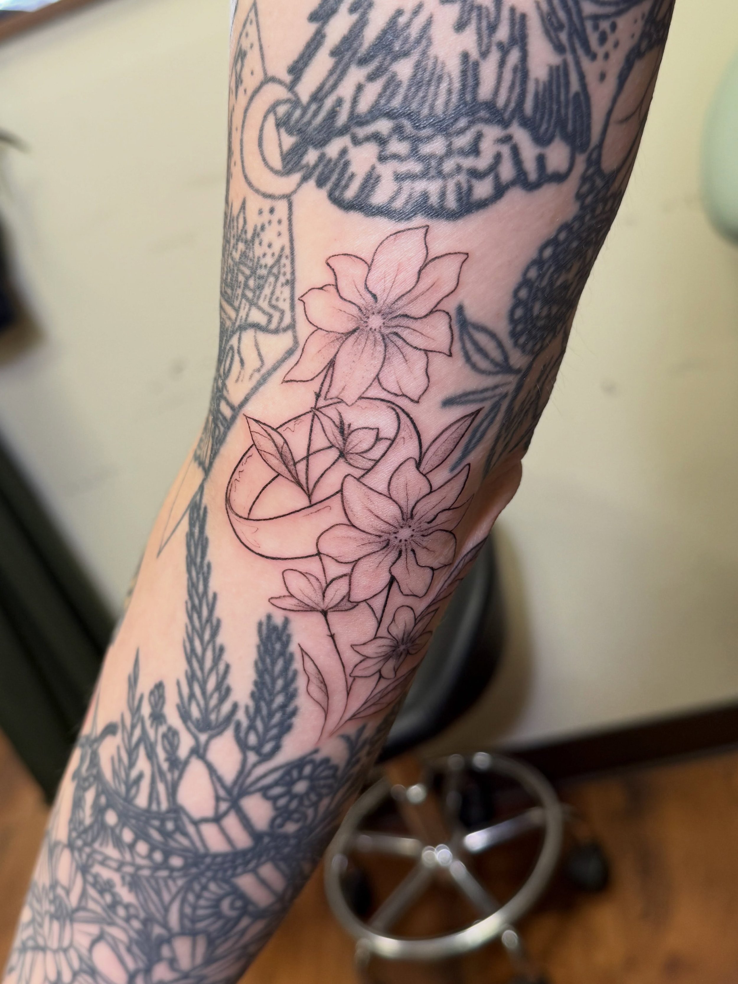 Space filler, lord of the rings. #finelinetattoos