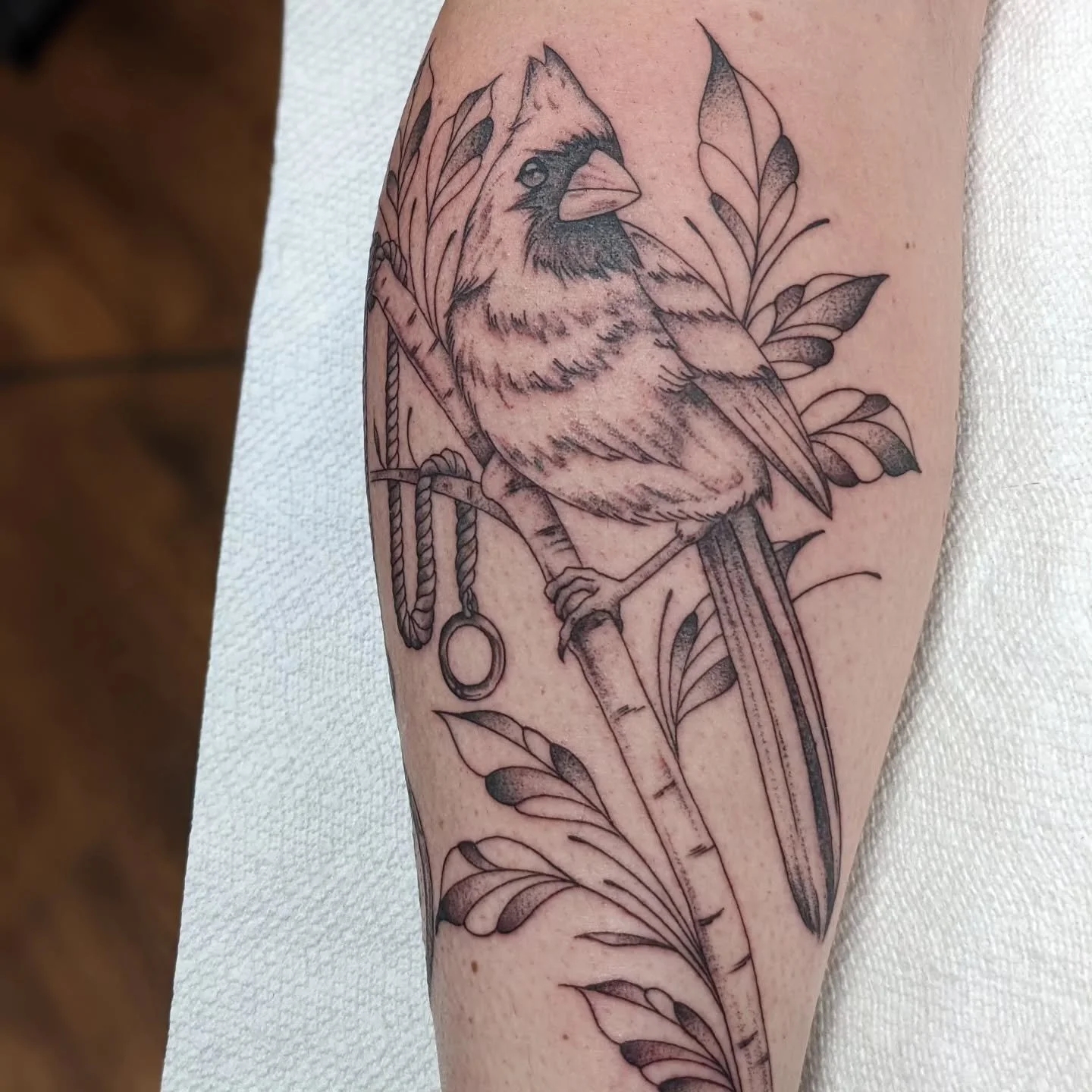 More from May '25 because there was too much good stuff to skip! Thank you Mr. C for always being awesome 😎 Also in there, a cool fully black freehand backpiece! o7

.
.
.
.
.

#tattoos #stipplingtattoo #cardinaltattoo #pocketwatchtattoo #freehandta
