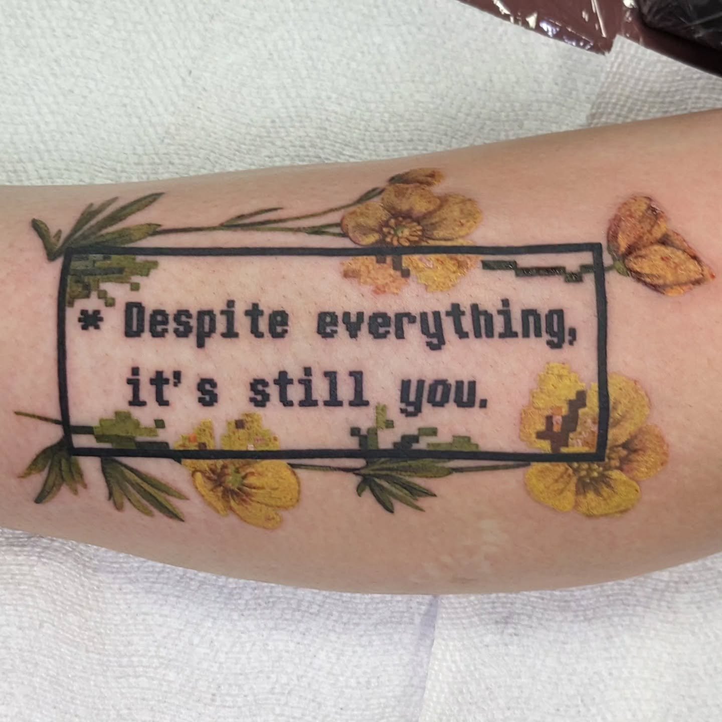 Fandoms, tributes, and as always, lots of love 💕

#undertale #despiteeverything #pixeltattoo #realismtattoos 

#tributetattoo #ozzyosbourne #lifewontwait 

It's "trad-ish" haha #traditionaltattoo #flamingo #coloredlinework 

#blackworktatt