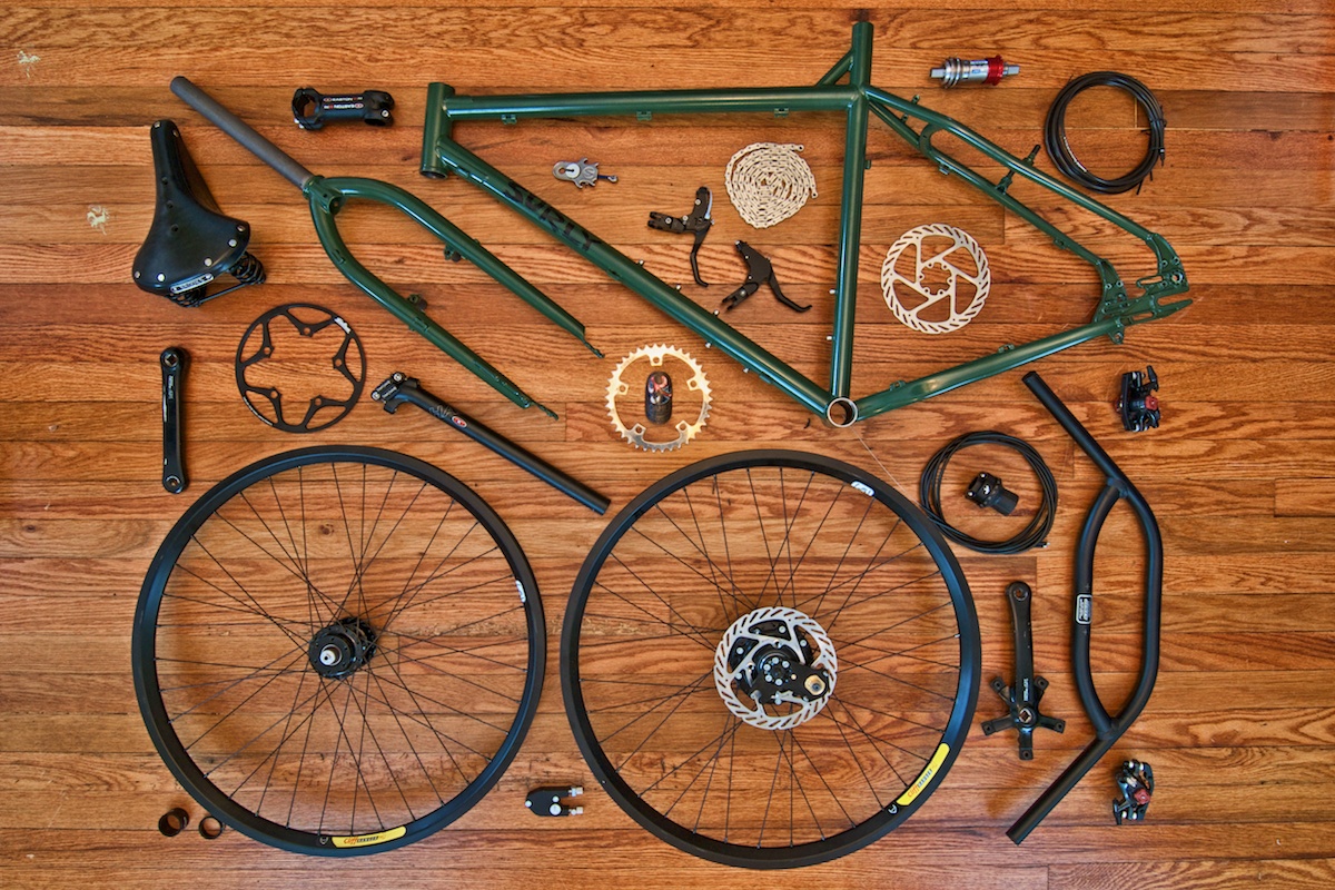bikes-troll-log-00.jpg
