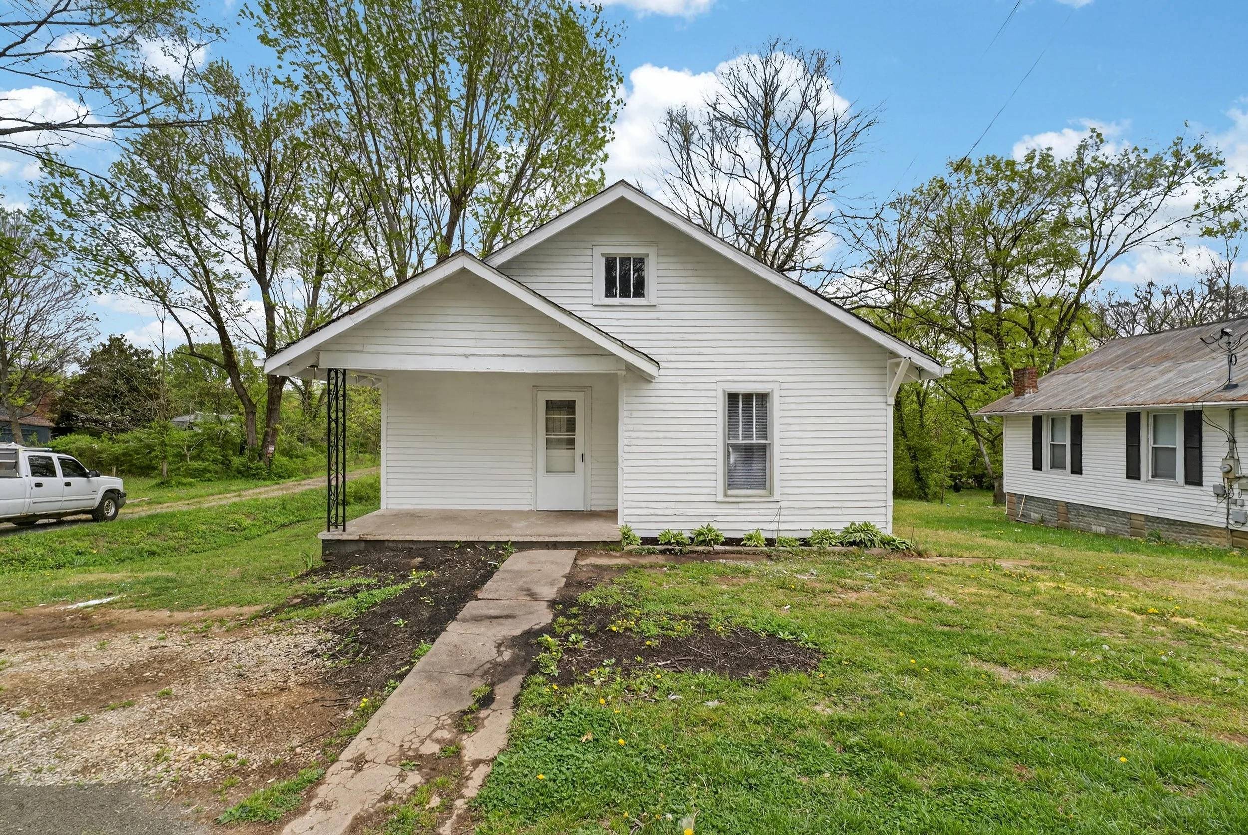 225 Sunset Ave