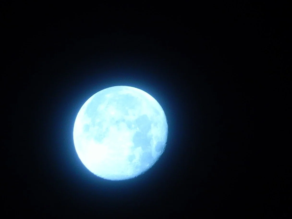 BLUE MAN WALKING.JPG