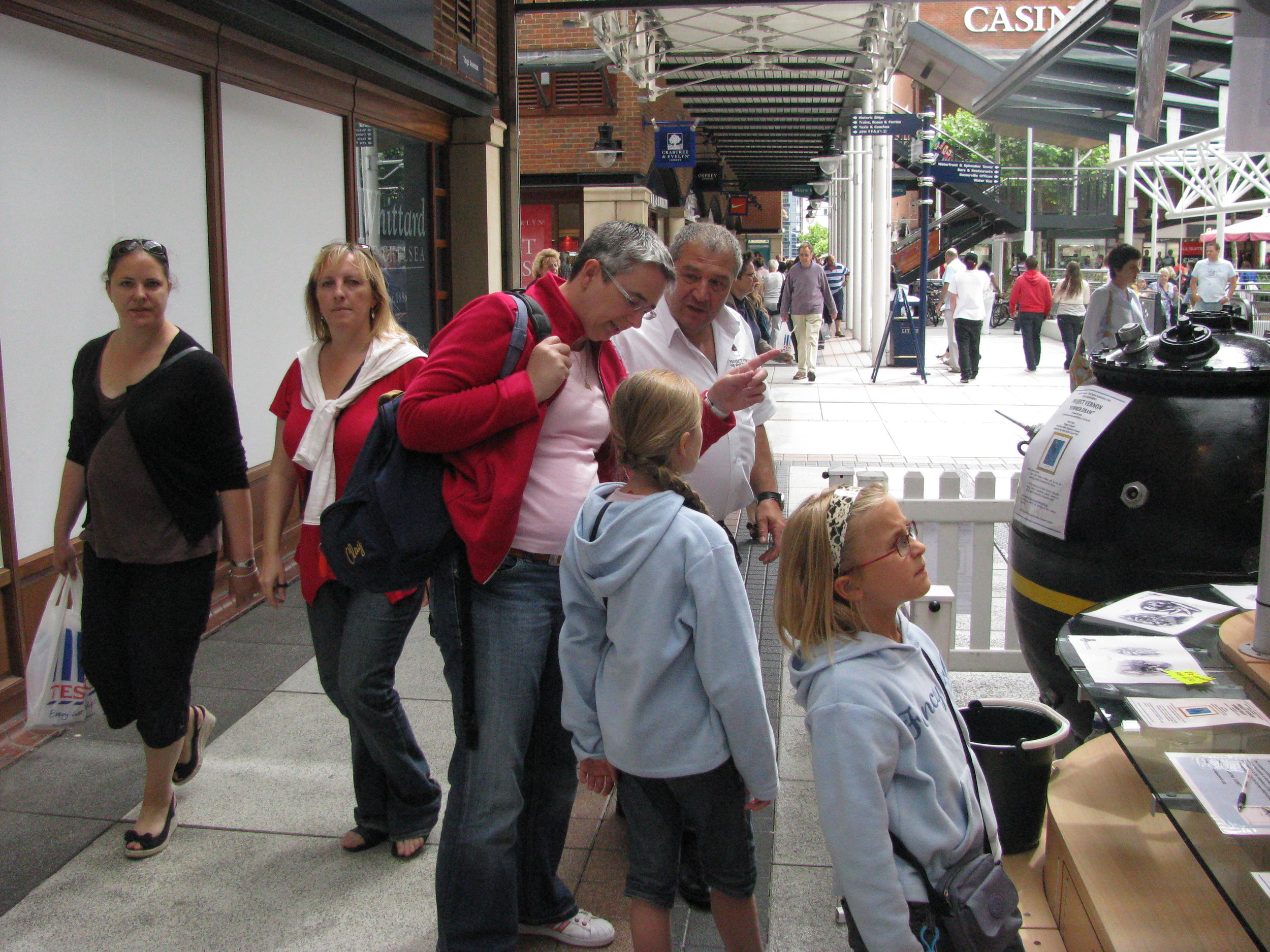 Project Vernon promo weekend Gunwharf Quays July 2009 026.jpg
