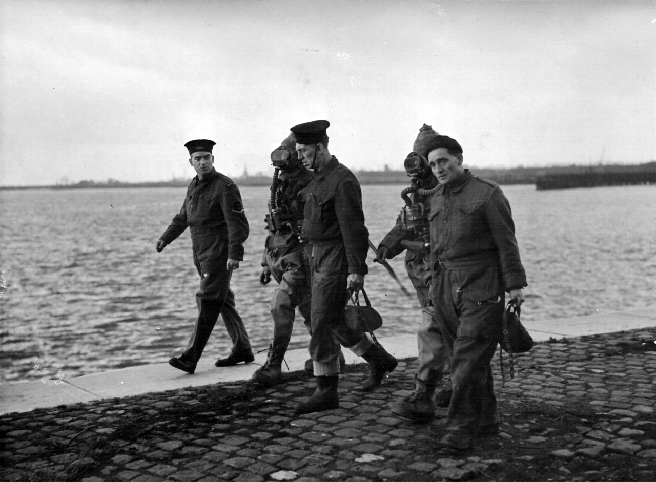 ‘P’ Party divers at Antwerp in October 1944