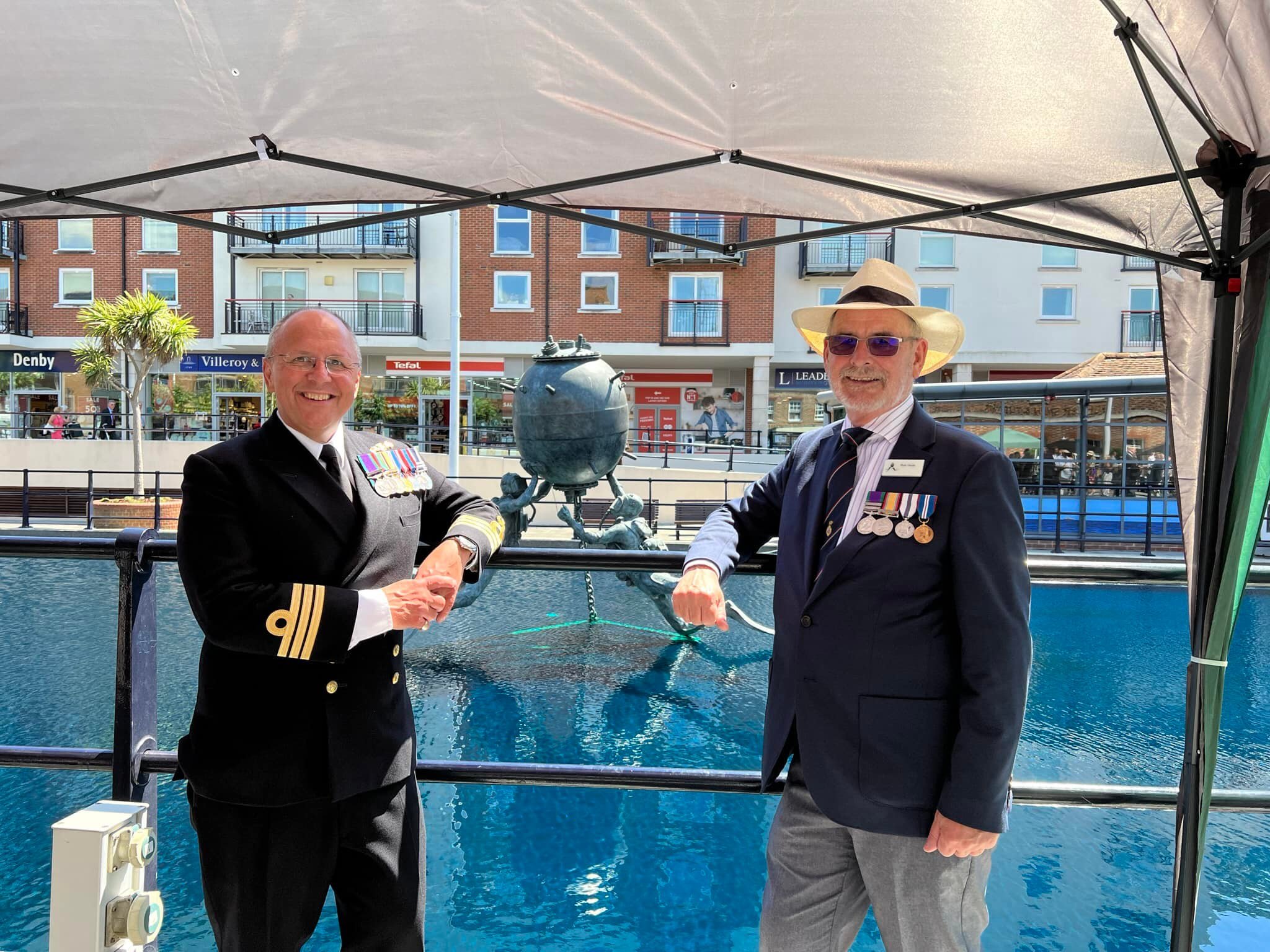 Superintendent of Defence Diving Martin Mackey with Rob Hoole at Vernon Monument Dedication Ceremony 15 Jul 2022.jpg