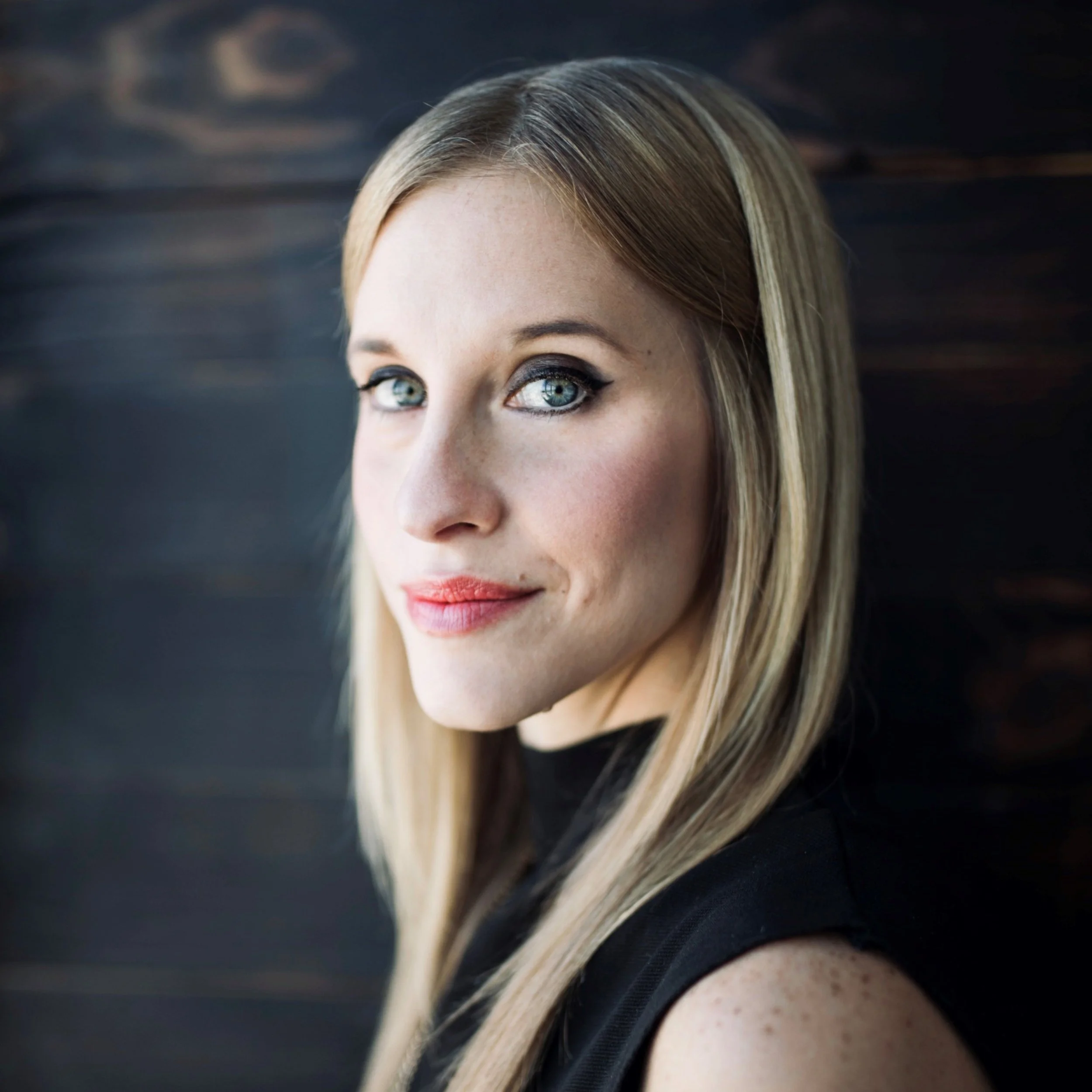 230. Jessica Robertson, Co-Founder + Chief Content Officer at TOGETHXR