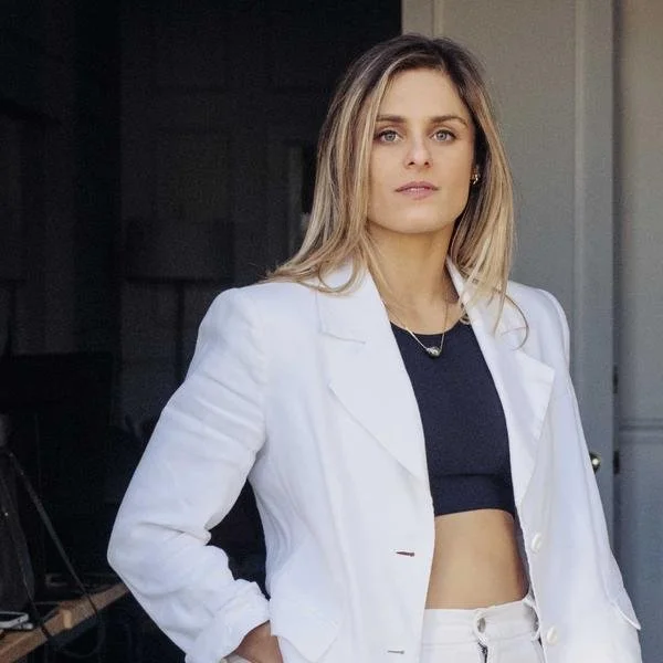 319. Focusing On What Matters: Sequel Founder Amanda Calabrese On Reinventing Period Products &amp; How To Get Back Up When You're Down