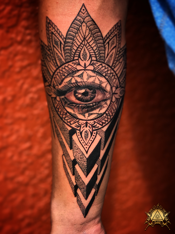 eye-mandala-dots-by-camilo-pardo.png