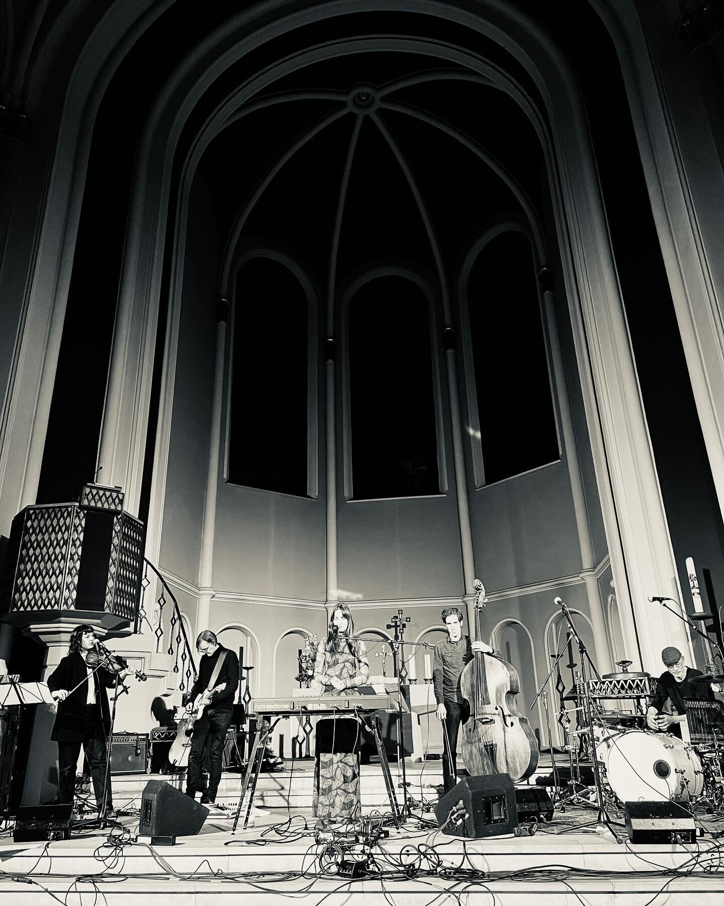 Some more impressions of Angry Women - March8th&hellip; Zw&ouml;lf Apostel Kirche / Berlin

1-4 credit @clydellheidrich 🙏🏻🍃
5/6 credit @thomkuenz 🙏🏻🪴

#concert #liveinachurch #angrywomen #avantgarde  #concertphotography #musicphotography #artis