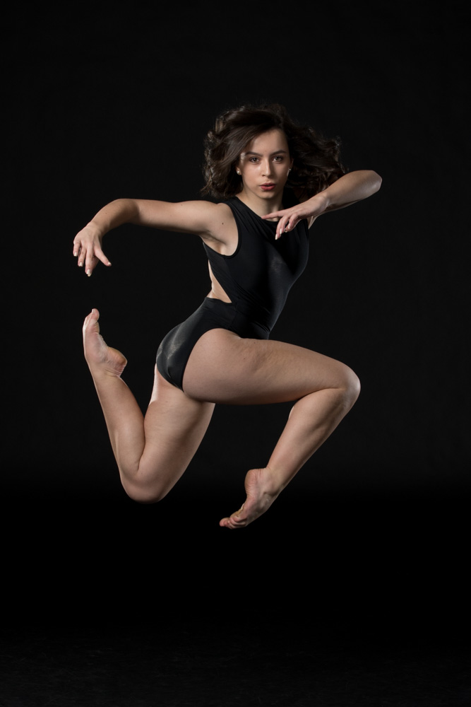 Duet poses | Dance duet poses, Dance picture poses, Dance photography poses