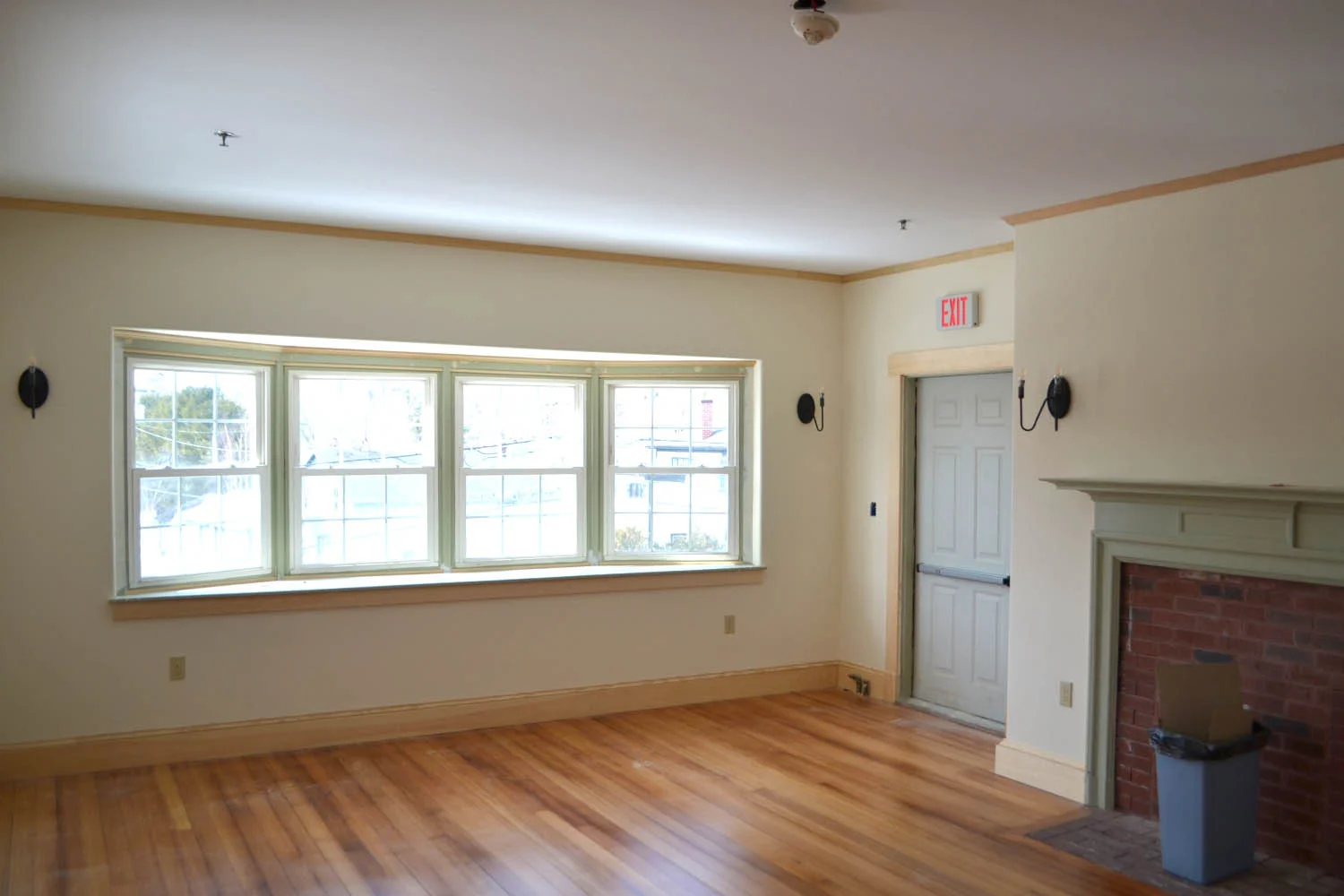 Just some final loose ends to tie up before the fresh looking space is ready to use...