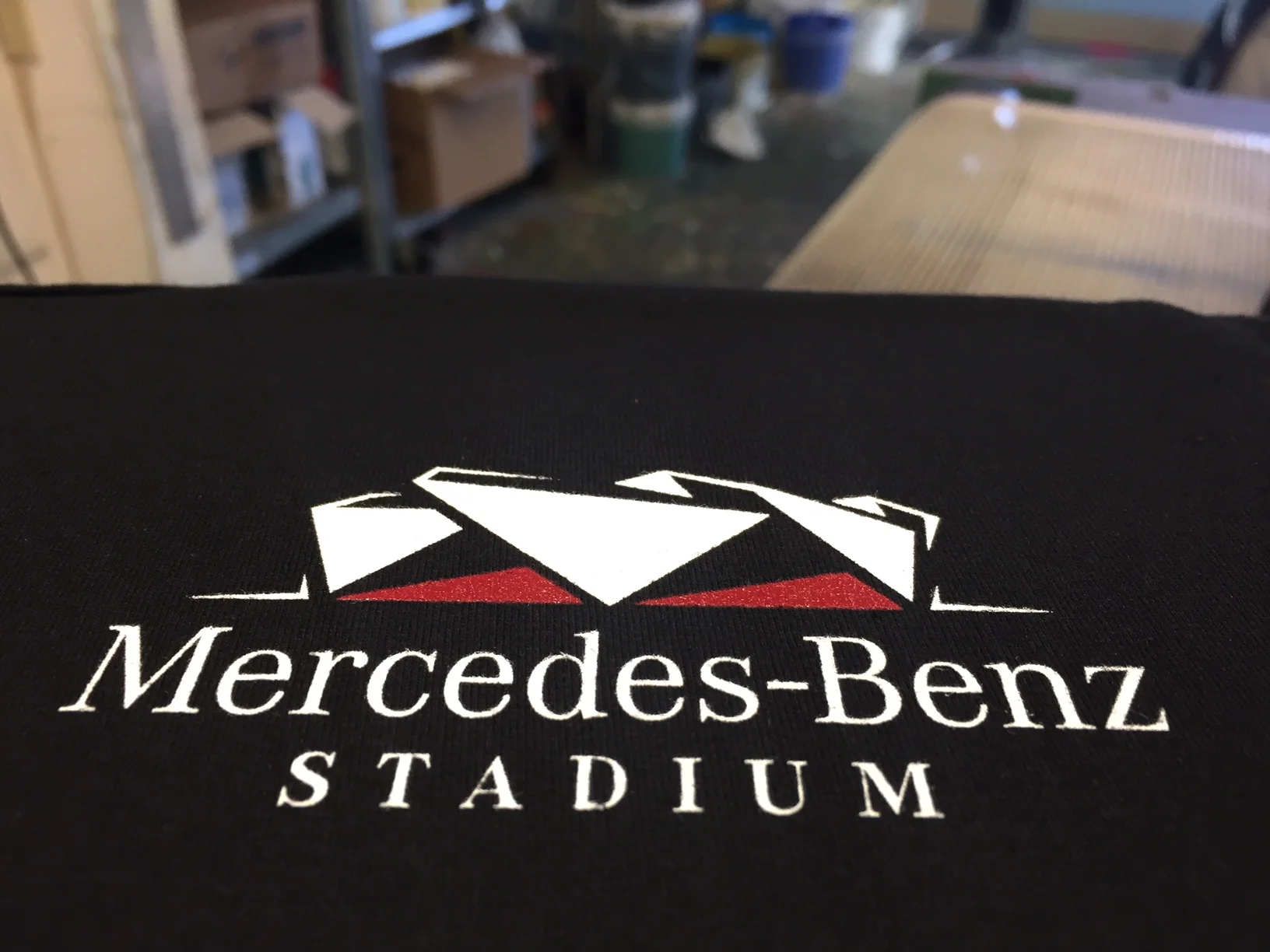 Mercedes_Benz_stadium_Falcons_Atlanta_screenprint_tshirt_shirtJPG