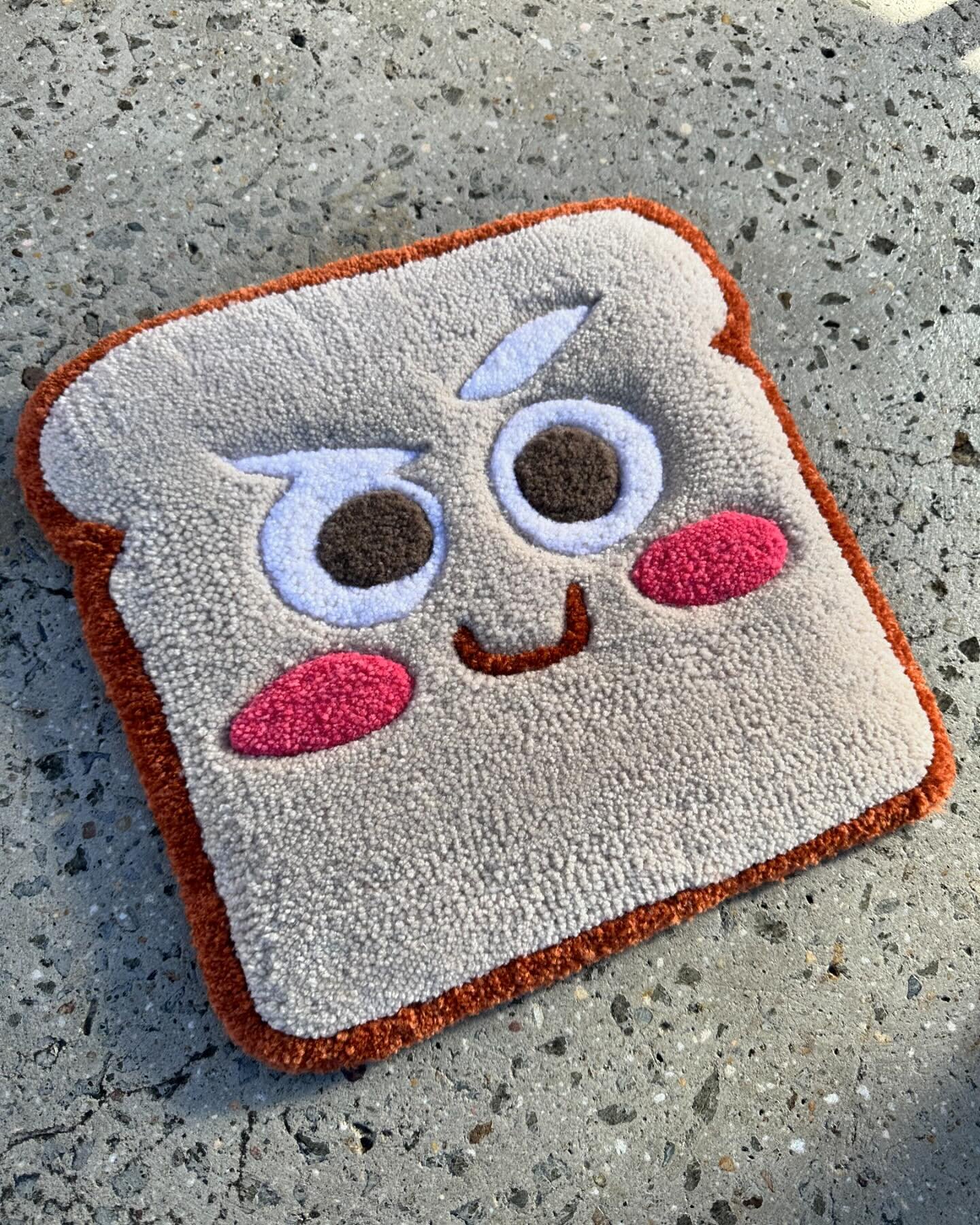you&rsquo;re TOAST mate! 🍞

original design made with acrylic and aussie wool yarn 🧶 

love my lil guy so much, made him for @smashcon last year and the person who bought him also got a lucky egg 🍳 and asked why i hadn&rsquo;t made any bacon? 🥓 
