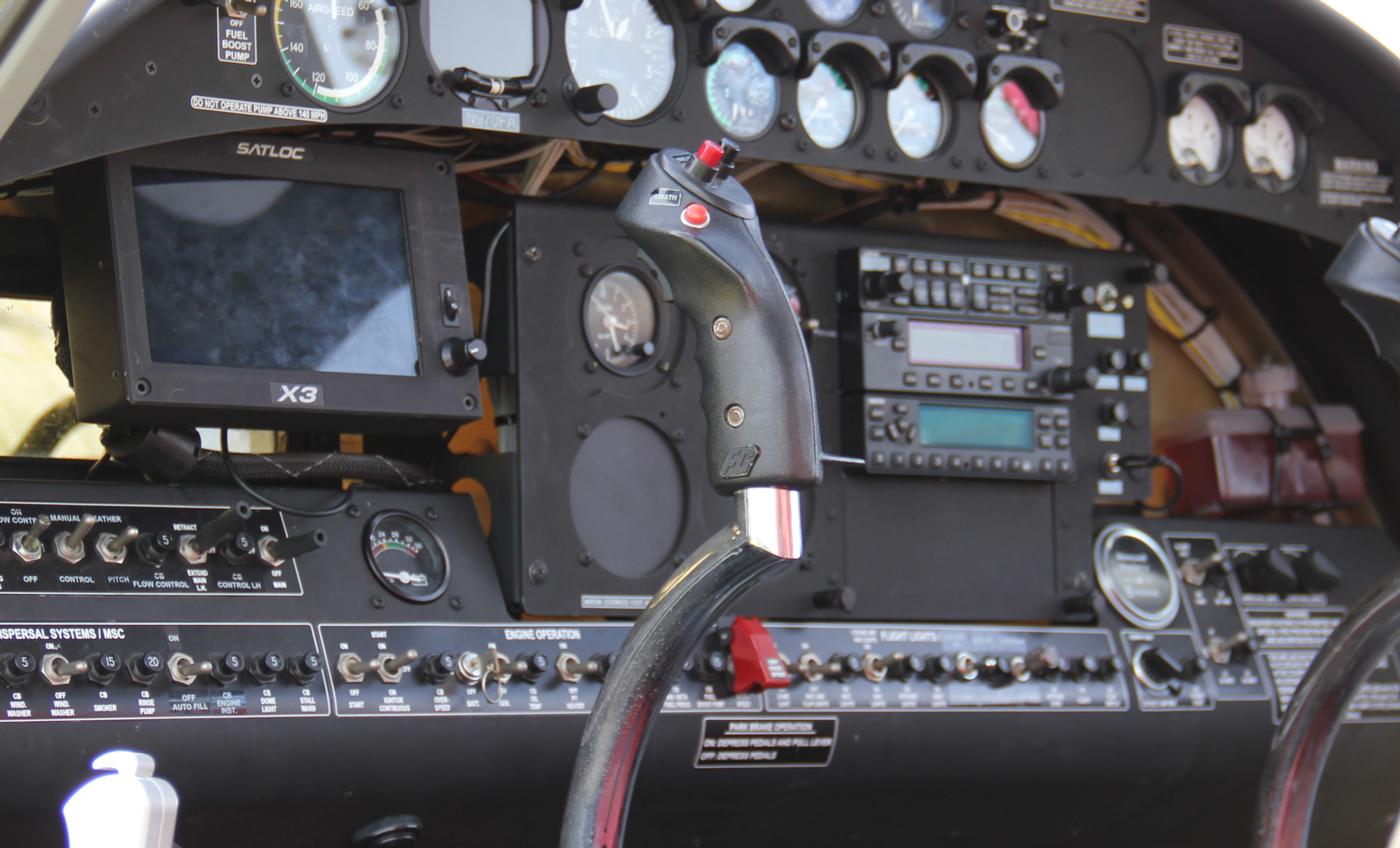 ag-img-cockpit.png