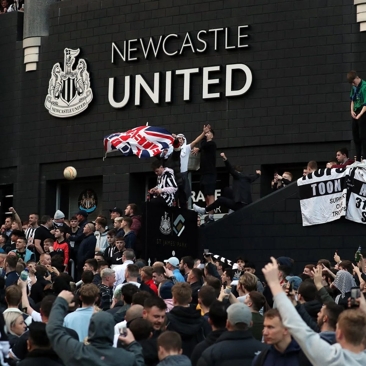 Newcastle Takeover: A new era on Tyneside exciting fans and putting politicians on edge