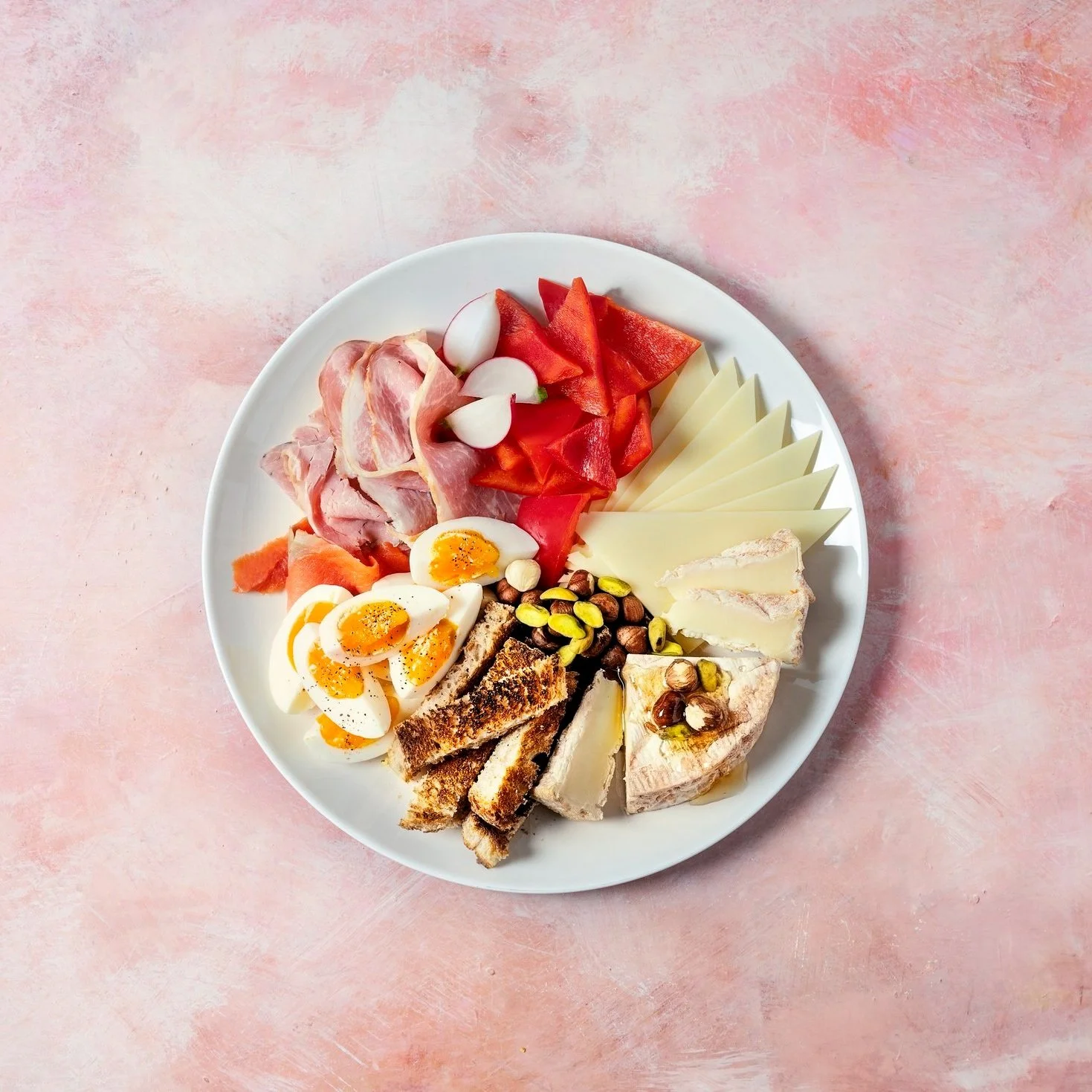 "Girl Dinner" Rejects the Housewife Ideology