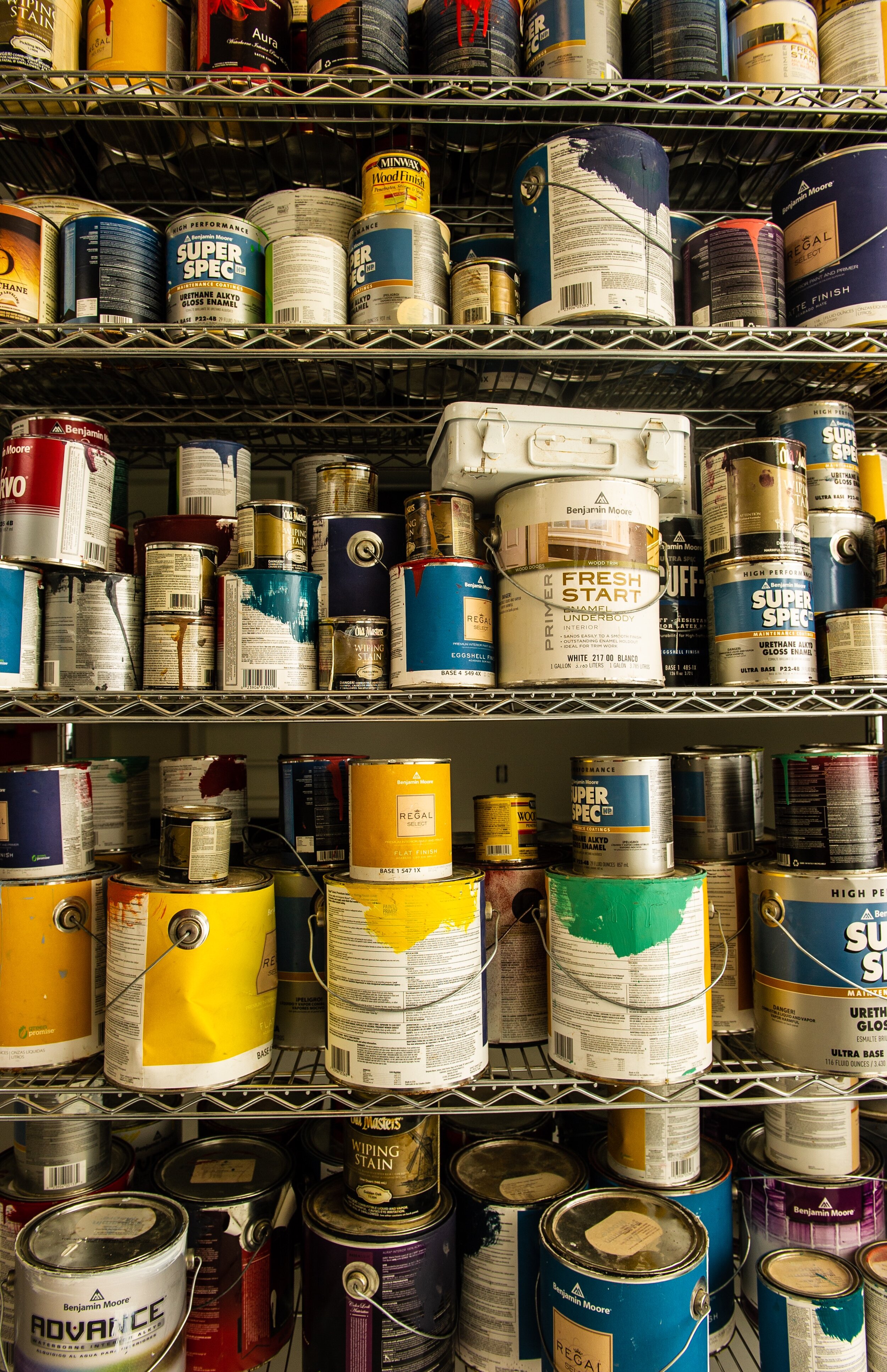 How to Dispose of Old Paint