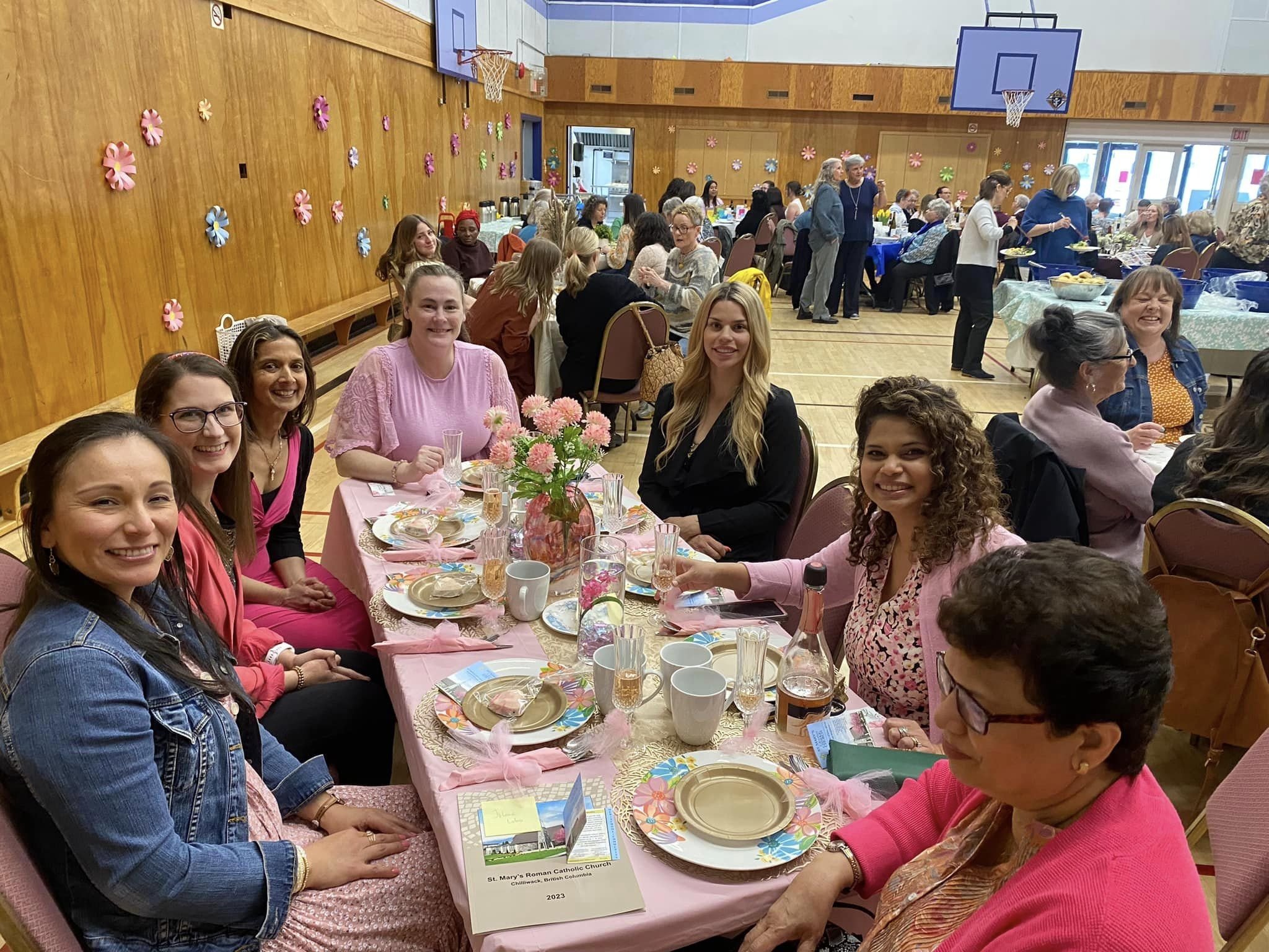 The return of our Ladies Spring Salad Evening was everything we hoped it be; a wonderful evening celebrating and supporting our parish and school community!
As always, the tables were beautifully decorated, the salads were delicious (thank you, Lori'