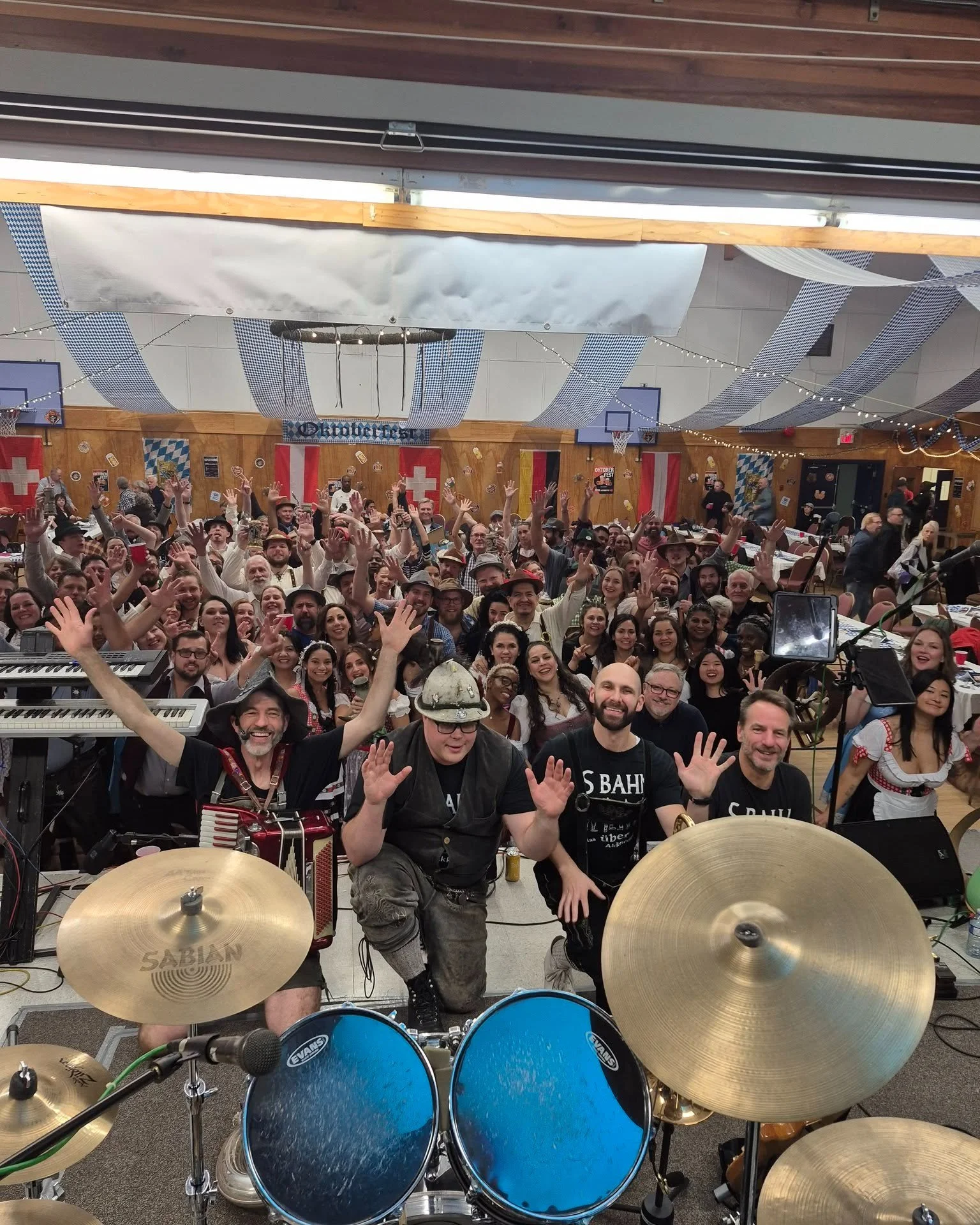 Thanks to everyone who came out, celebrated and danced the night away at our 6th Annual Oktoberfest fundraiser! Everyone had a great night and we raised so much money for our school!  Thanks again to The S-Bahn Band for the fantastic entertainment!

