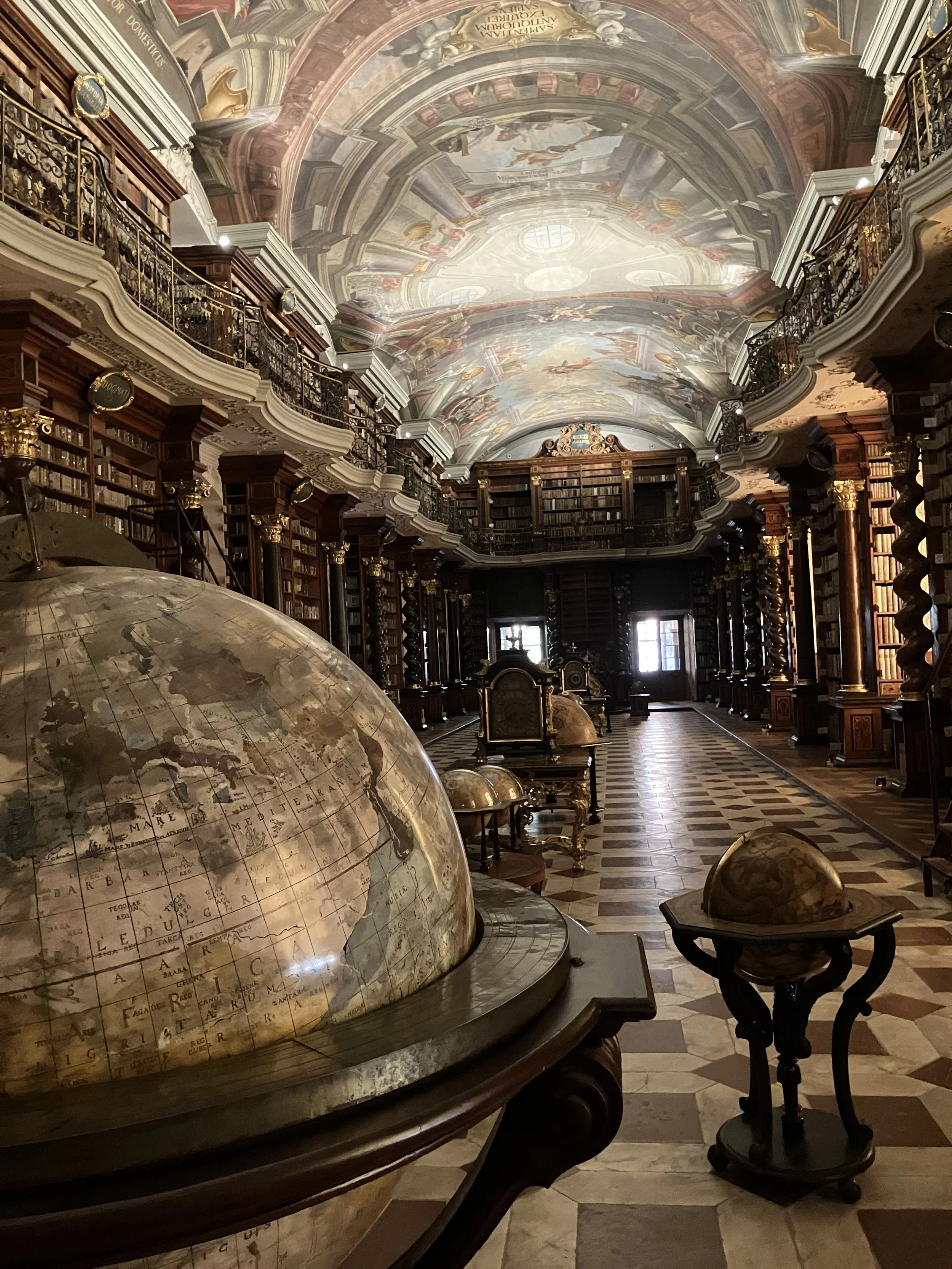 A Mappy Time in Czechia II: Globes!
