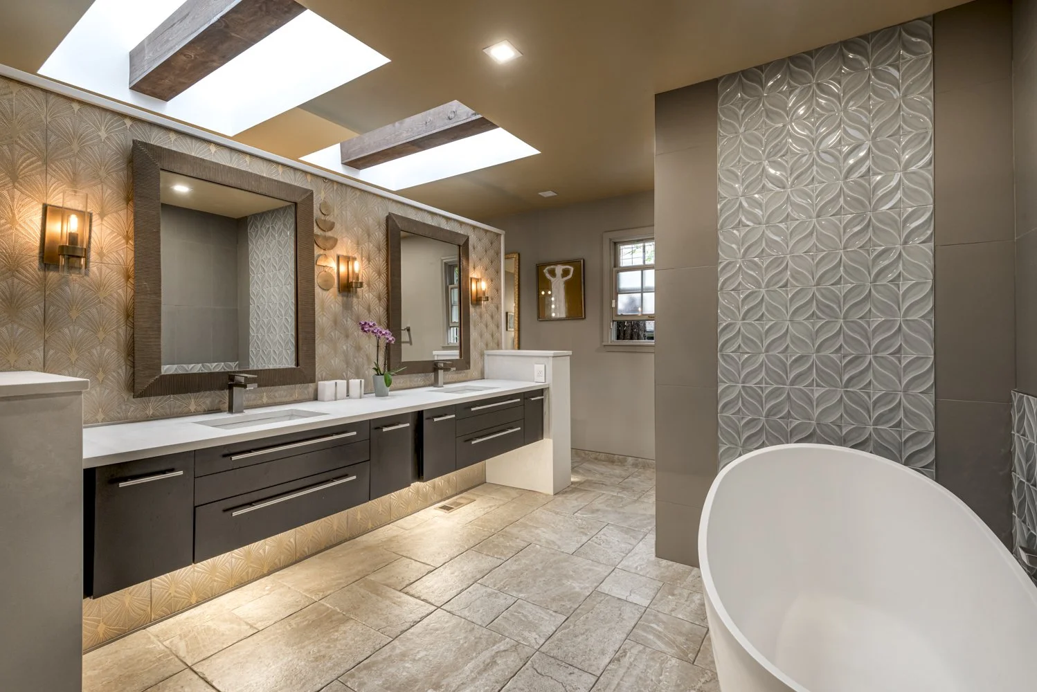 Modern Bath.jpg