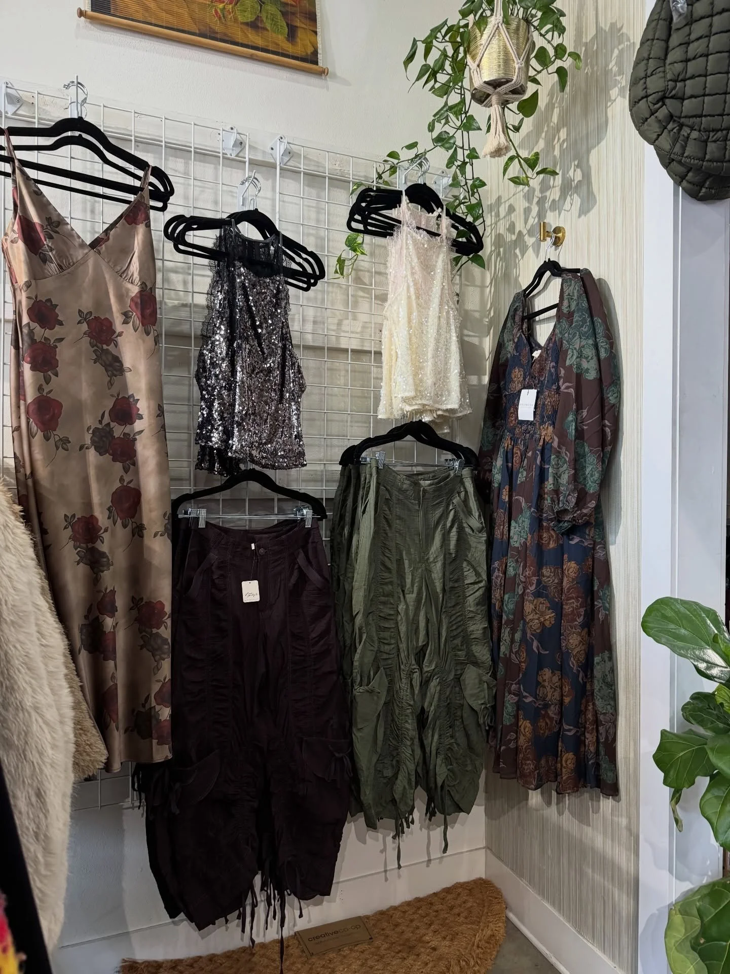 Gifts worth giving 🎁 from apparel to skincare, home goods + more, we&rsquo;ve got it all this holiday season! Shop with us til 7pm tonight for all your shopping needs.