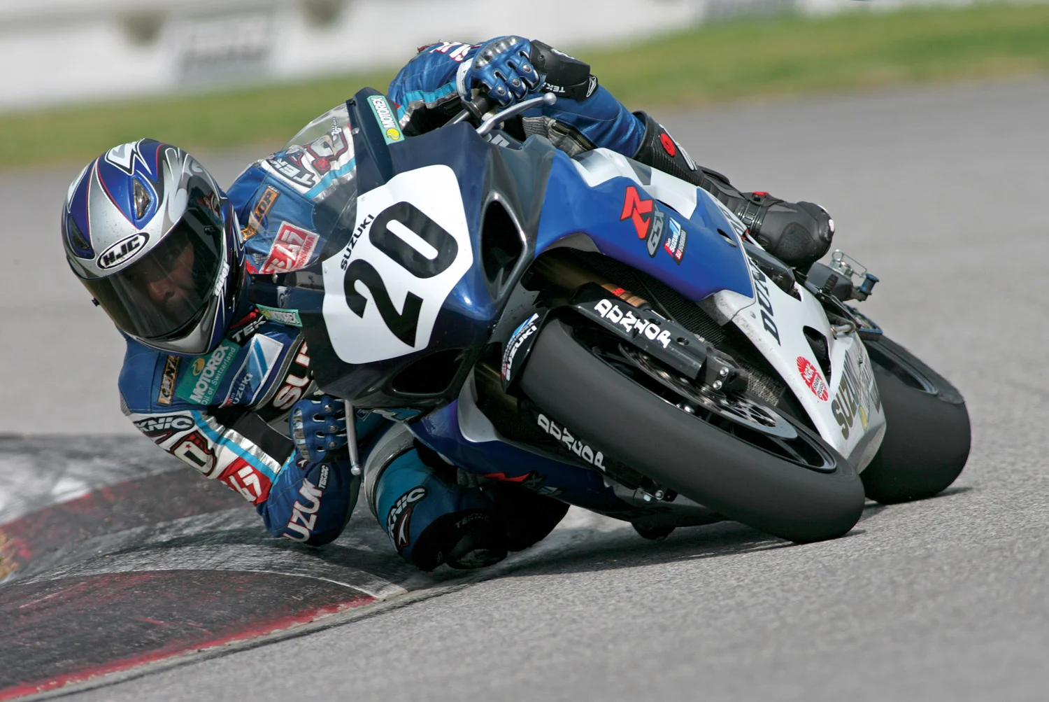 38-suzuki-3.jpg