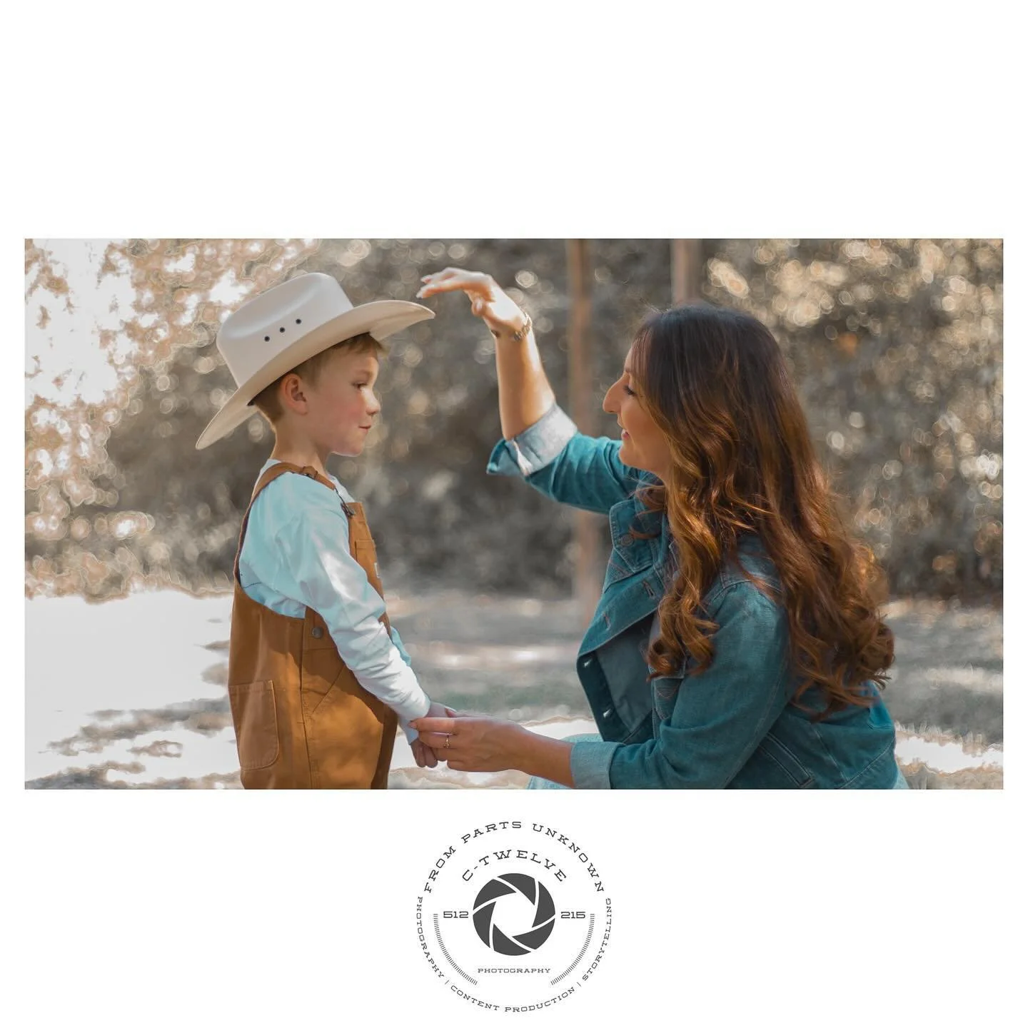 Recent family shoot with the Sneyd Family! 

Love this location in Round Rock that&rsquo;s hidden near a trail I hiked one day. 

Thanks for letting me capture forever memories for your family! 

#familyphotography #familyphotoshoot #roundrocktexas