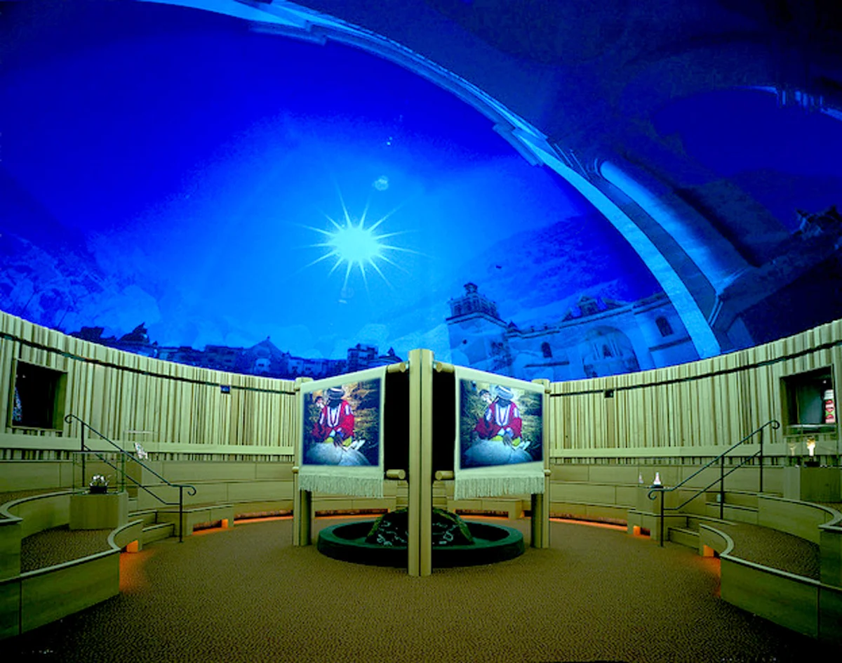 The Lelawi Theater transports visitors to the Arctic Circle, the Great Plains, and the Amazonian rain forest as images are projected on a 40-foot-domed ceiling.