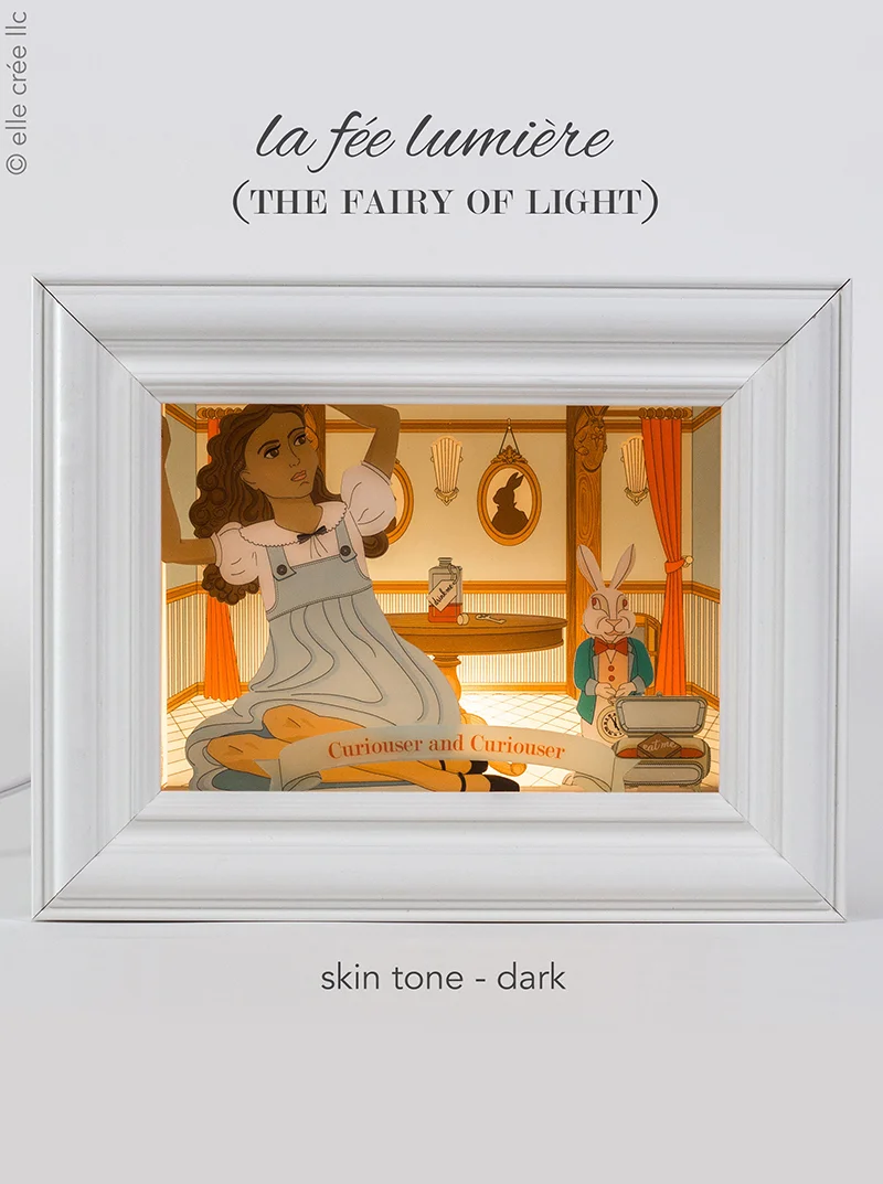 elle_cree_la_fee_lumiere_shadowbox_nightlight_Alice_in_Wonderland_02_V.jpg